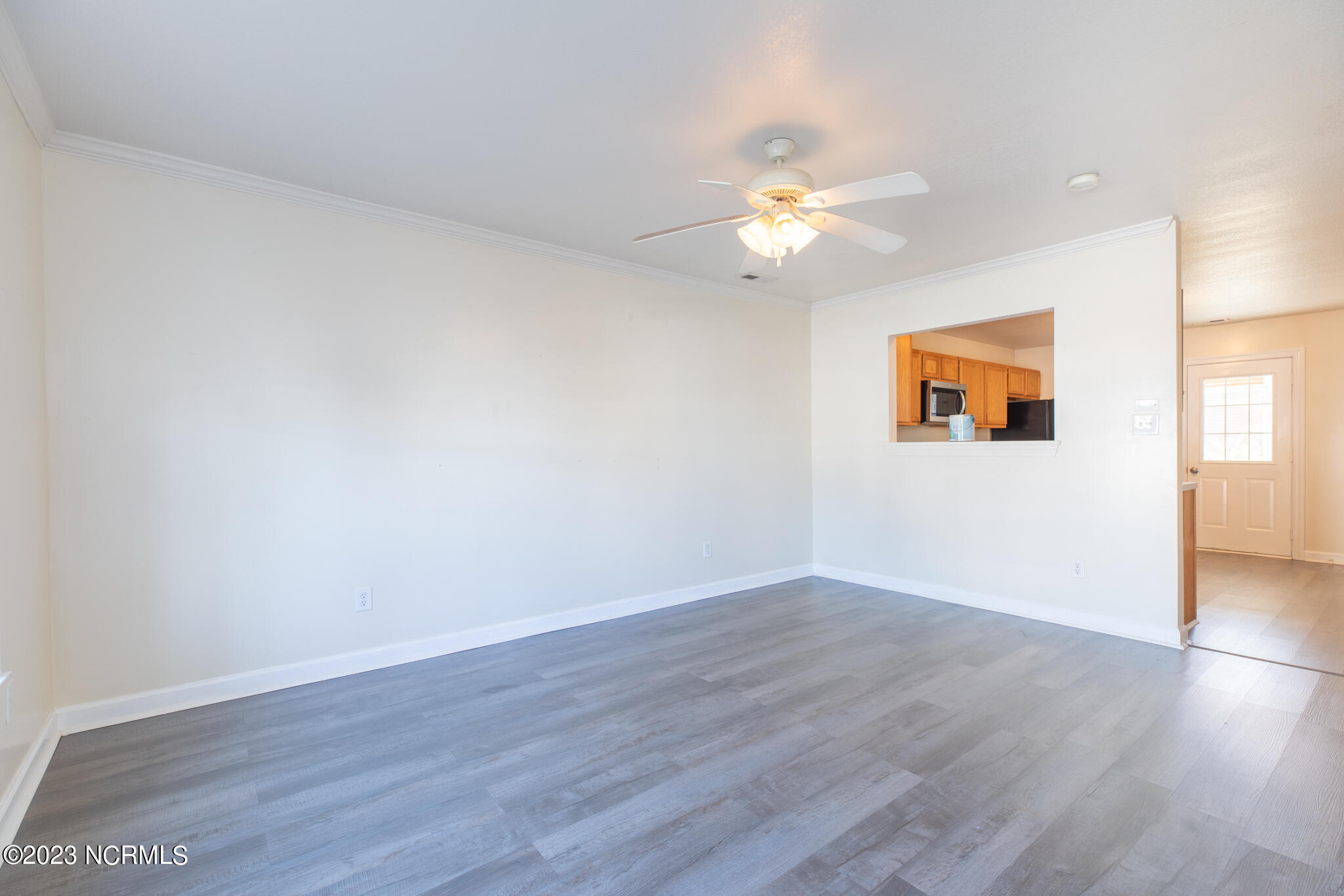 401 Springwood Drive Property Photo 4