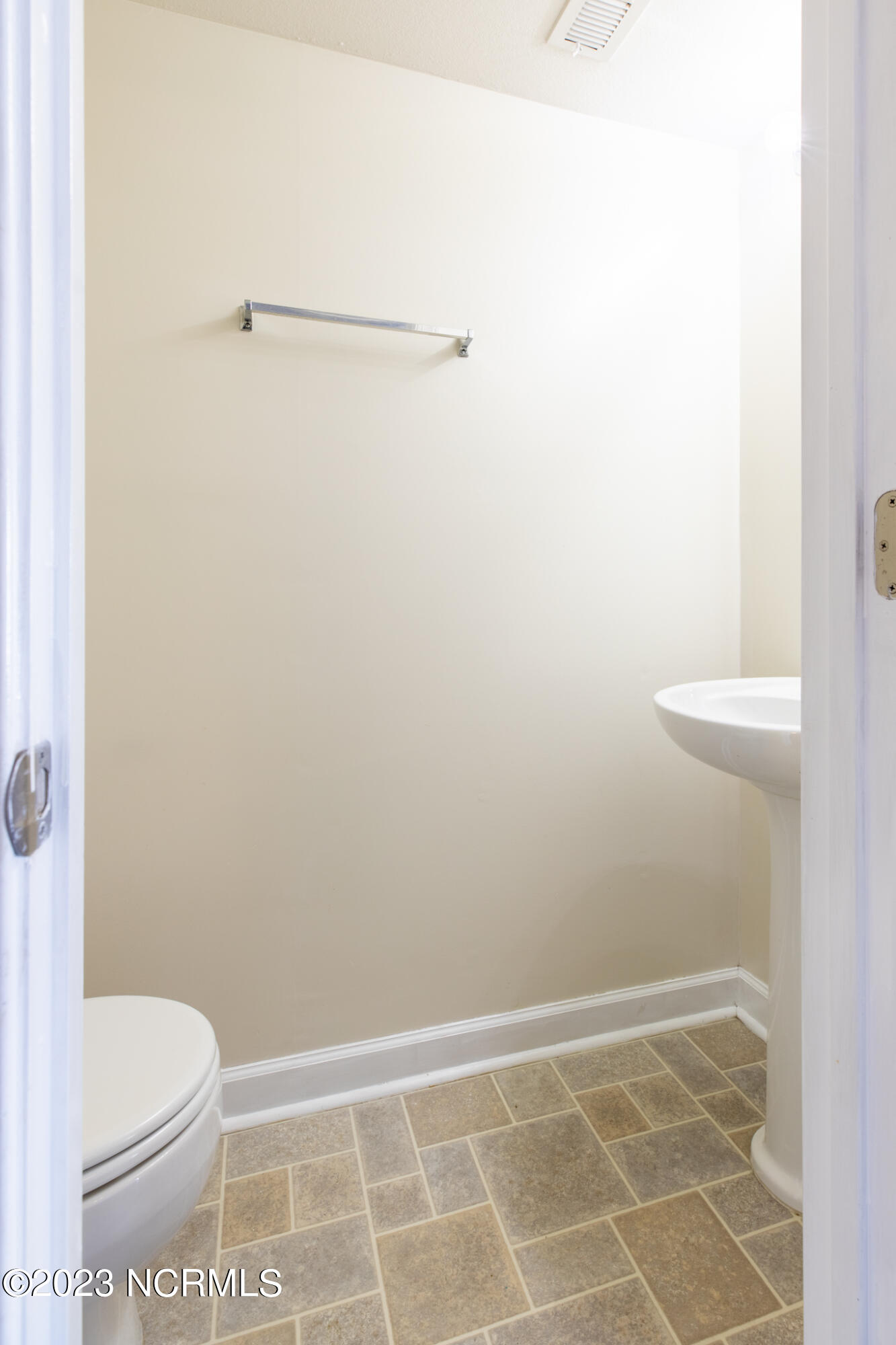 401 Springwood Drive Property Photo 17