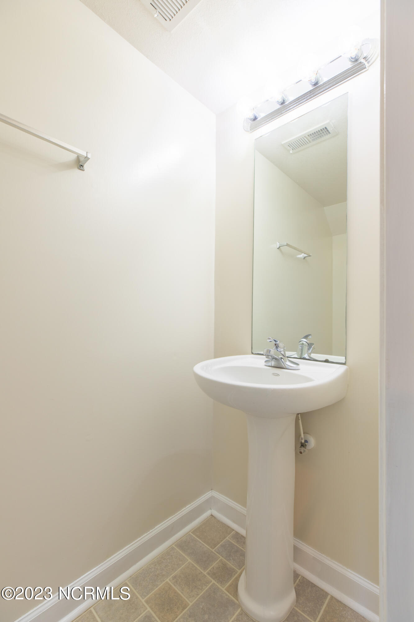 401 Springwood Drive Property Photo 18