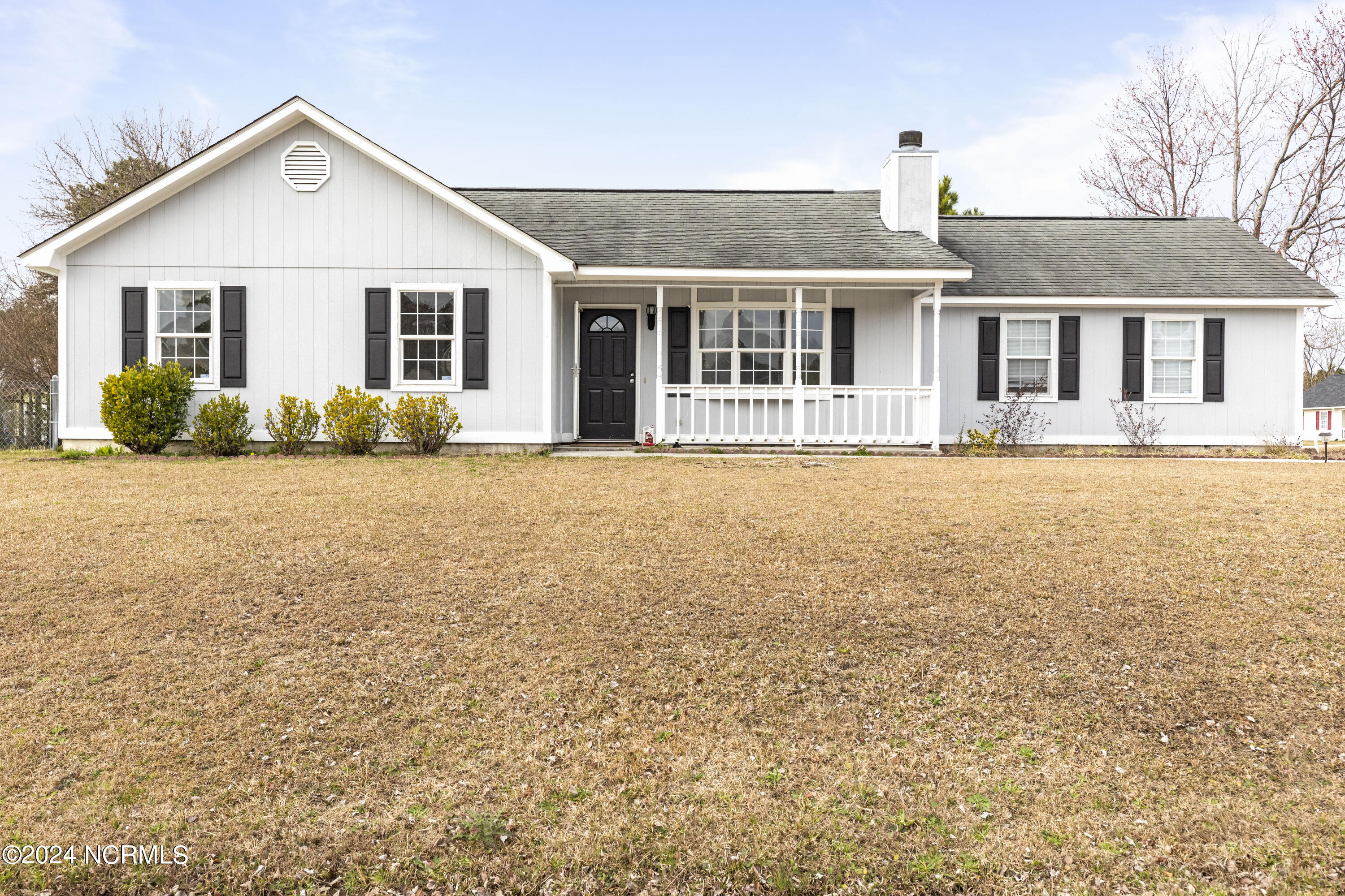 305 Foxridge Lane Property Photo 1