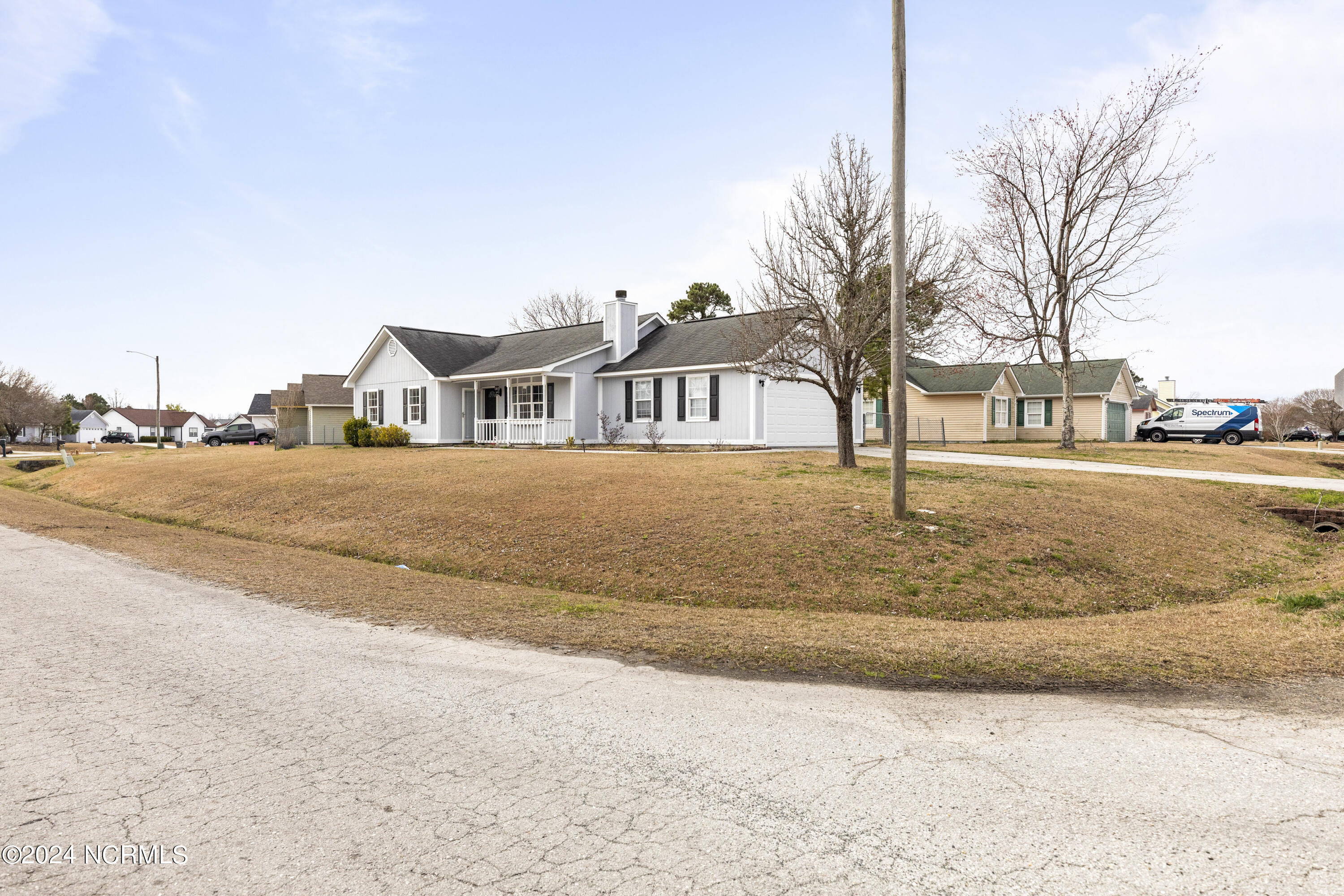 305 Foxridge Lane Property Photo 2