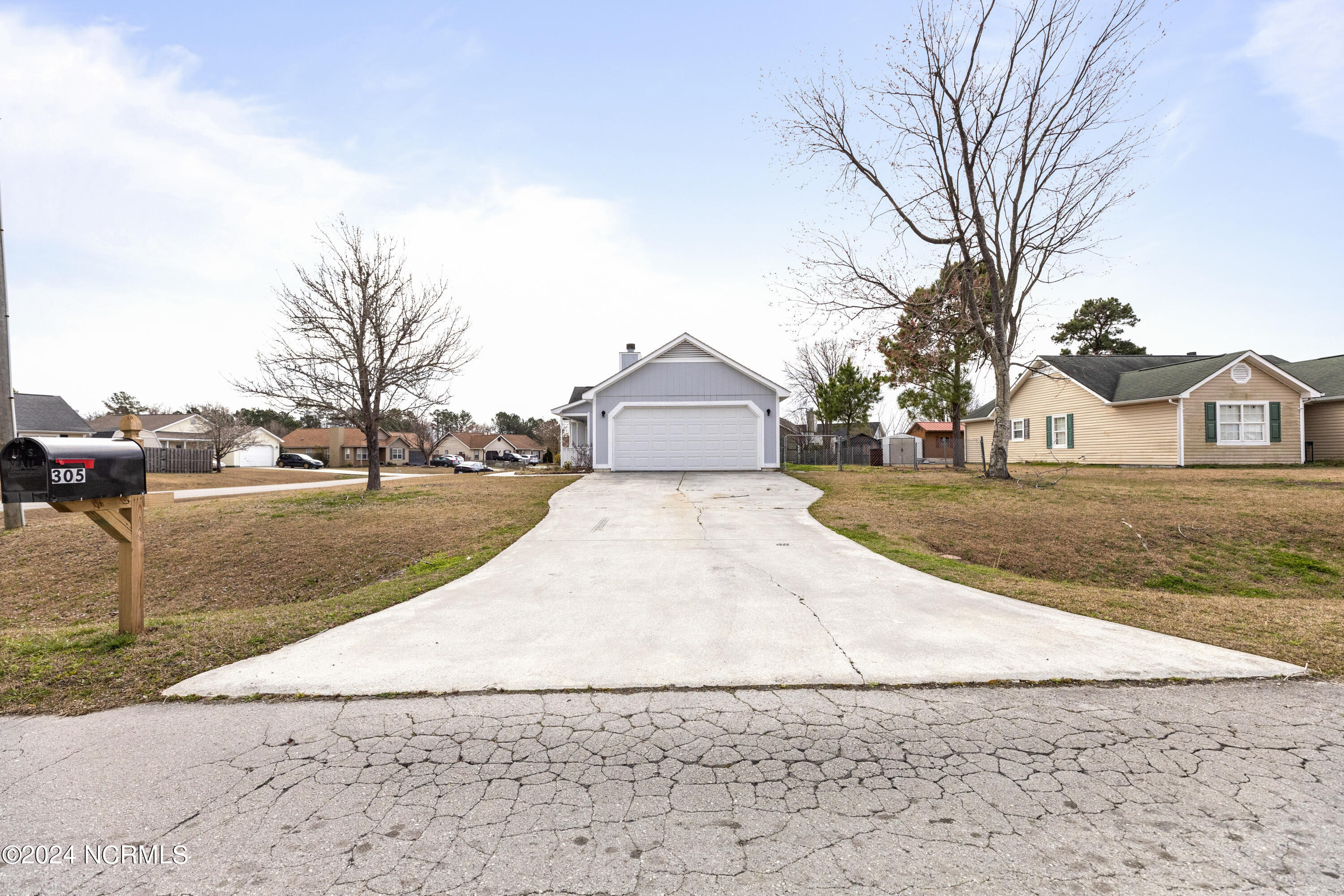 305 Foxridge Lane Property Photo 3