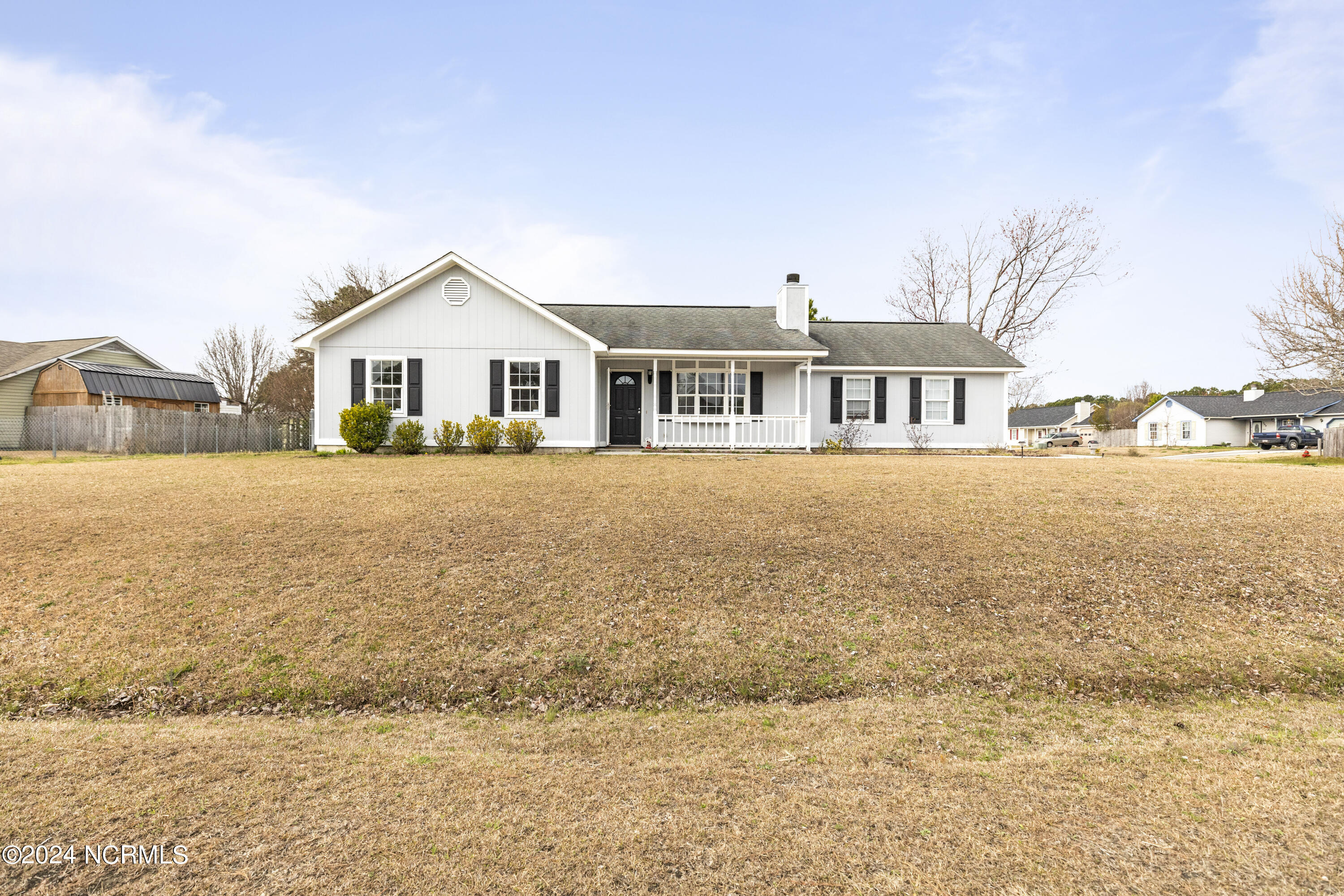 305 Foxridge Lane Property Photo 4