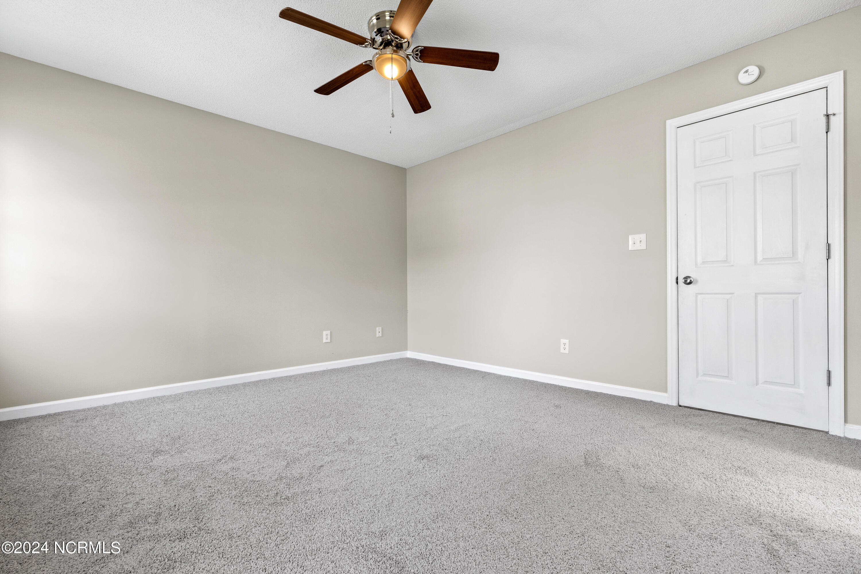 305 Foxridge Lane Property Photo 16