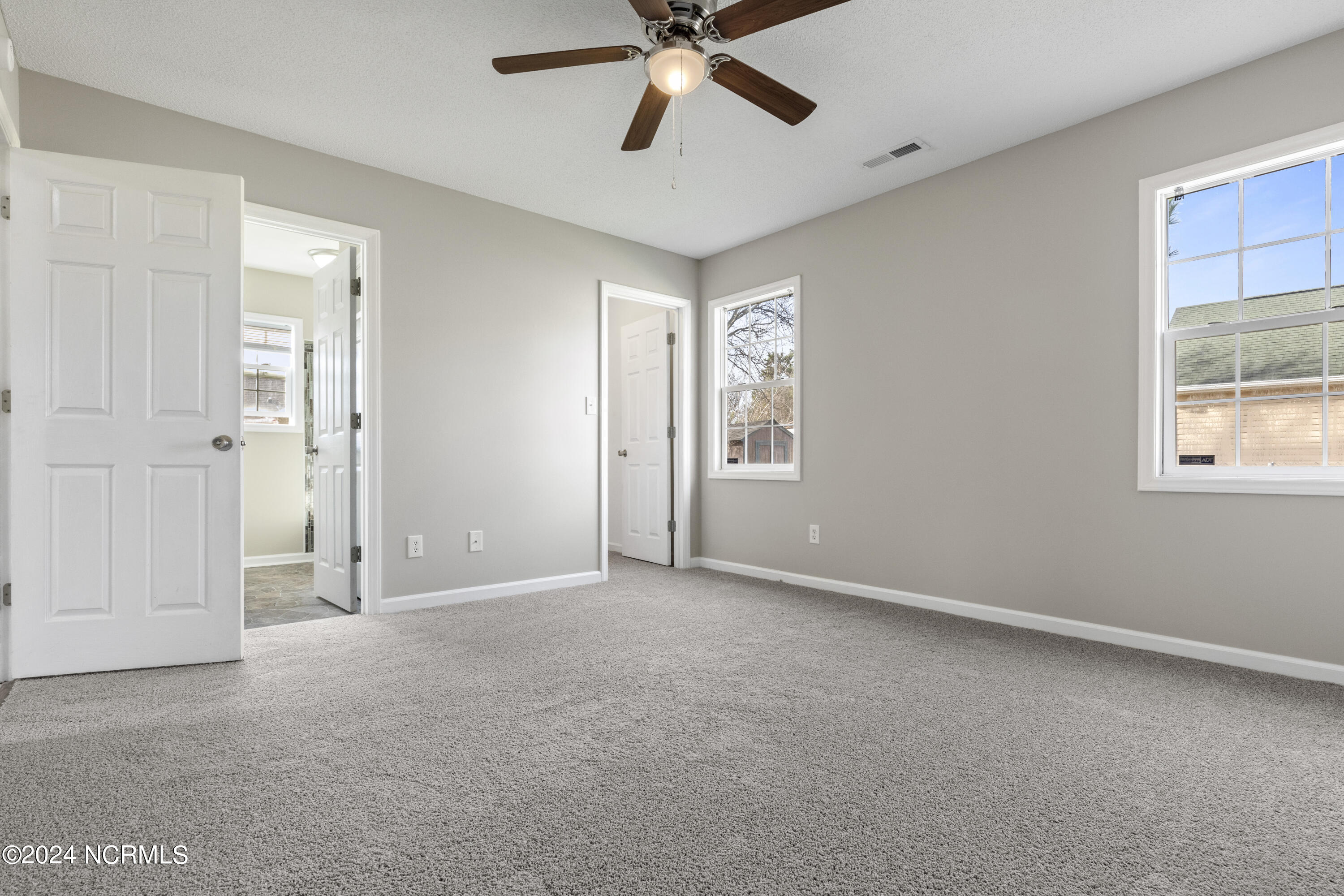 305 Foxridge Lane Property Photo 18