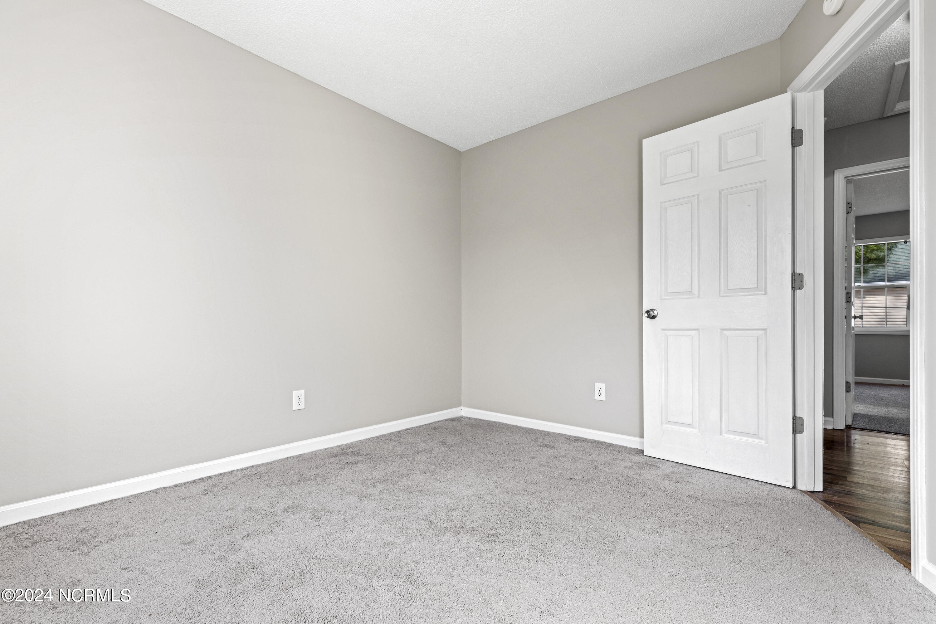 305 Foxridge Lane Property Photo 24