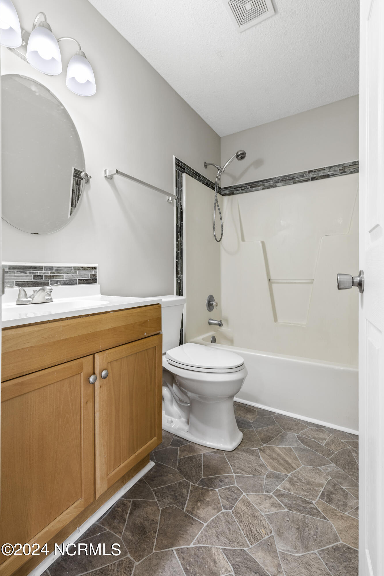 305 Foxridge Lane Property Photo 29