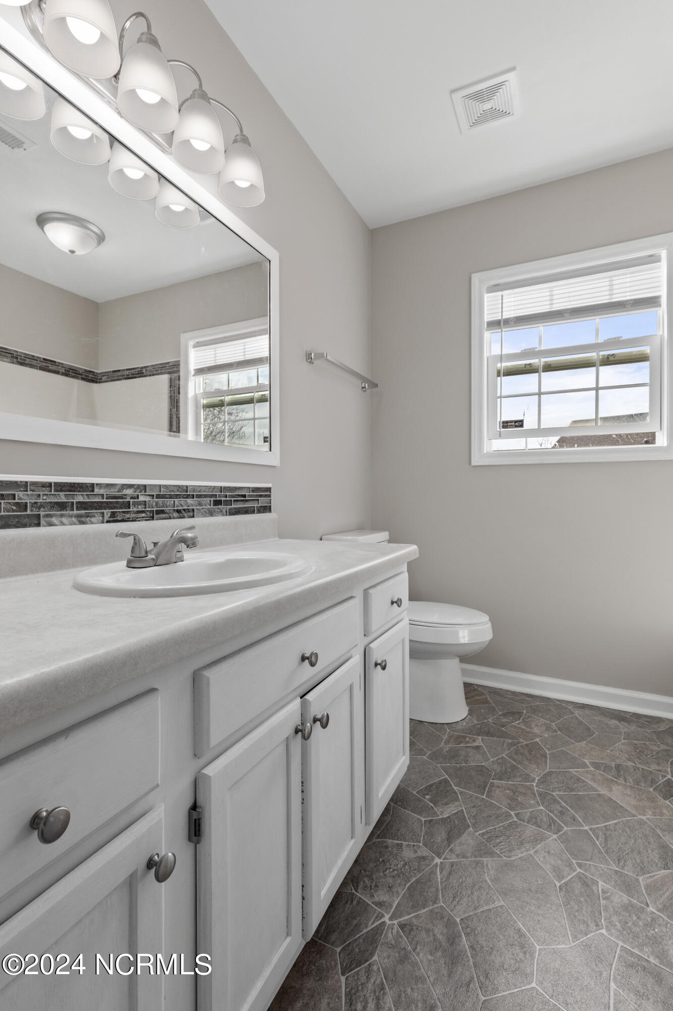 305 Foxridge Lane Property Photo 30