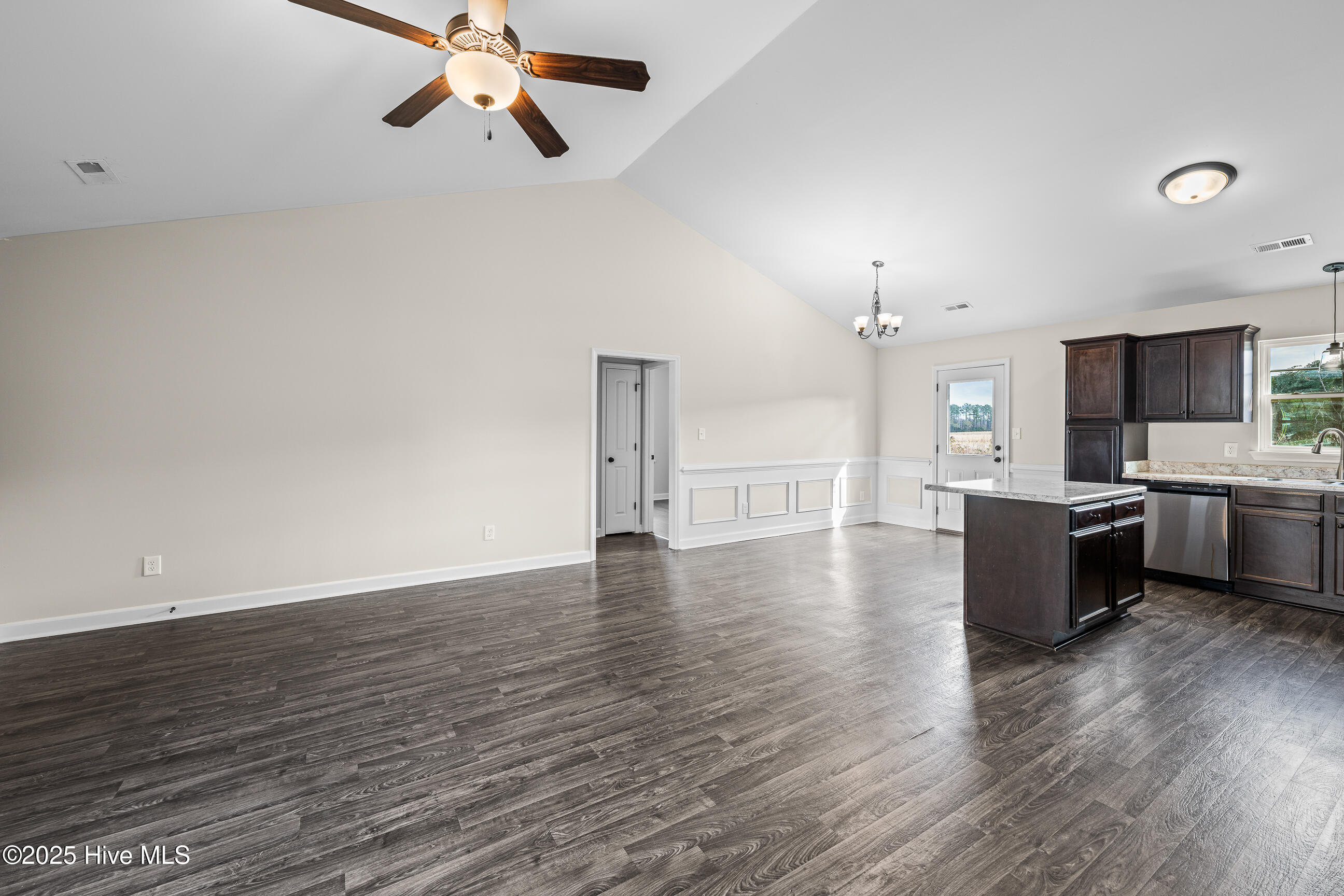 406 Paxton Court Property Photo 10