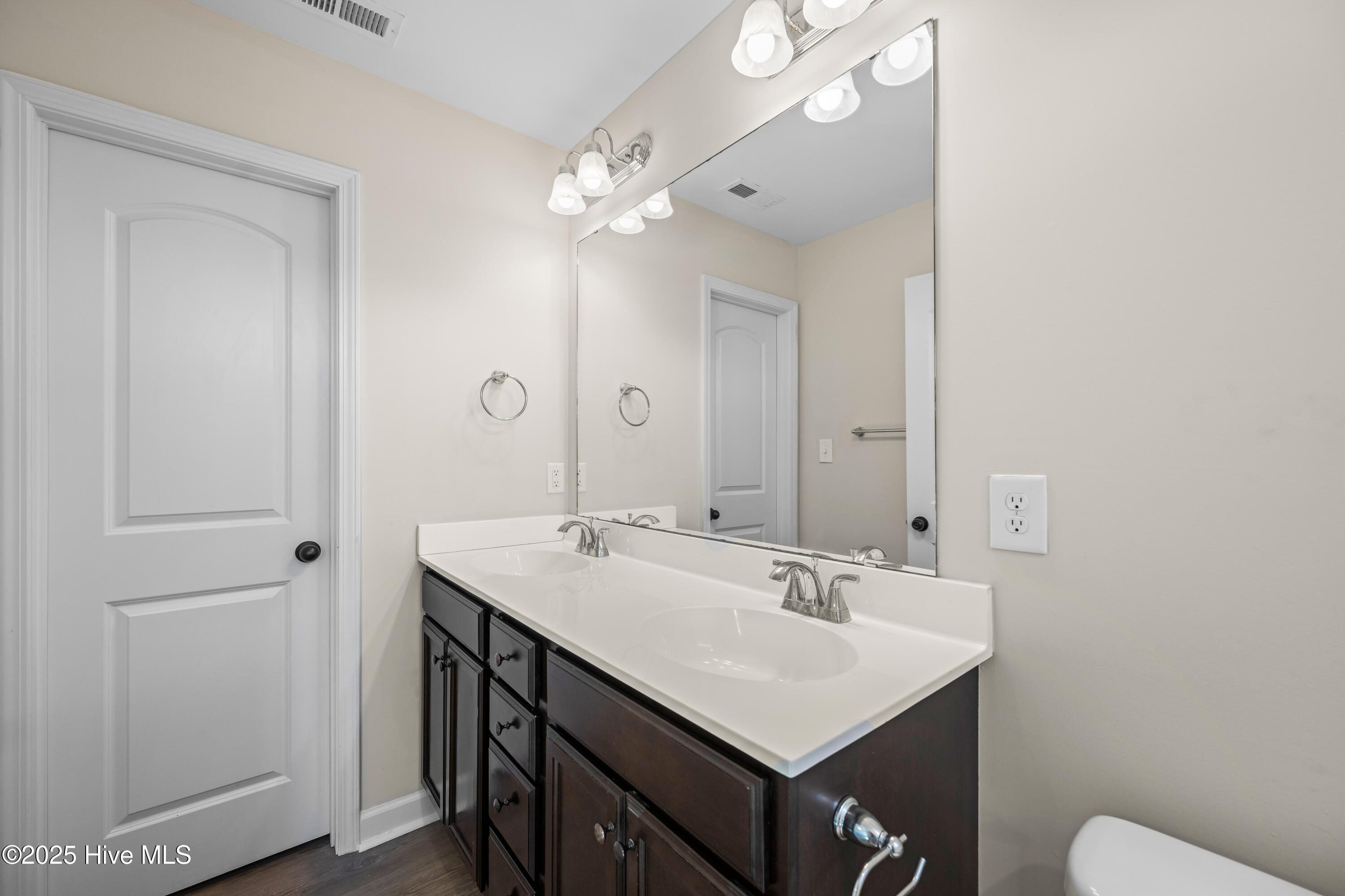 406 Paxton Court Property Photo 22