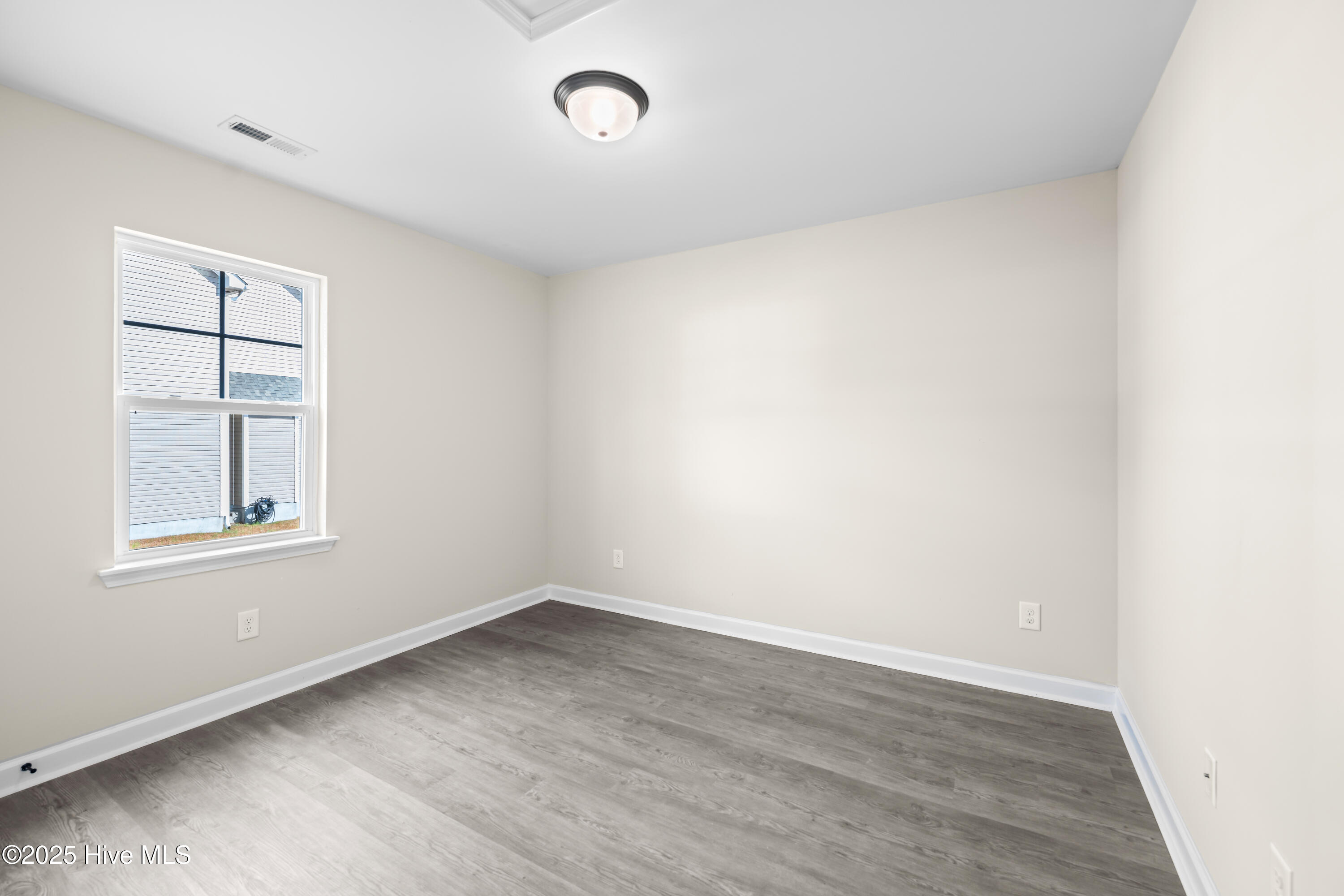 406 Paxton Court Property Photo 24