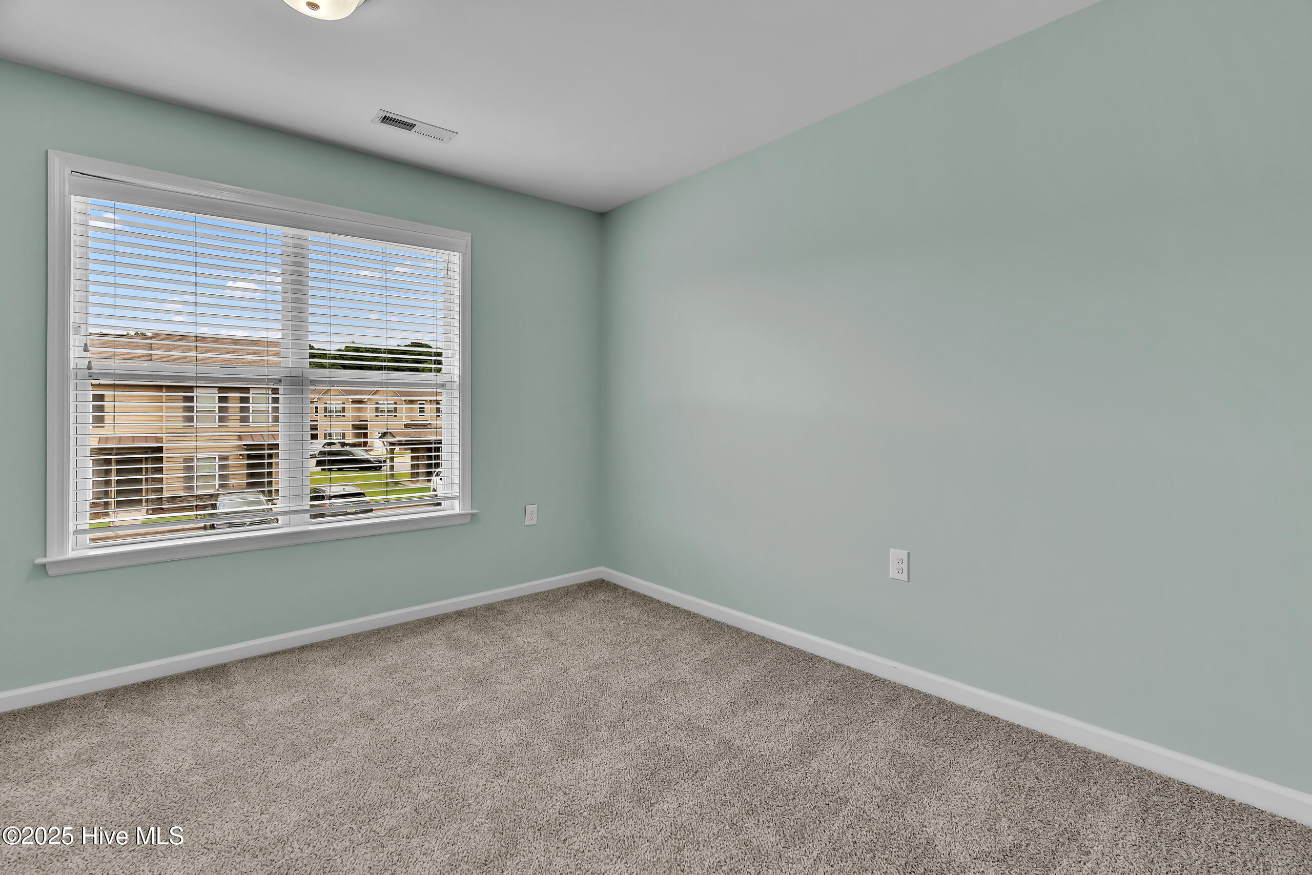 409 Sullivan Loop Road Property Photo 15