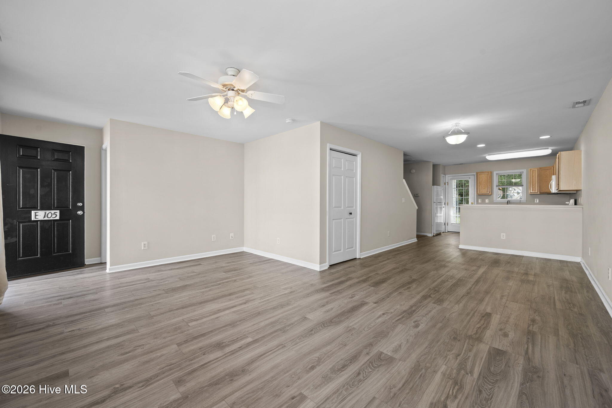 4513 Country Club Road E105 Property Photo 11