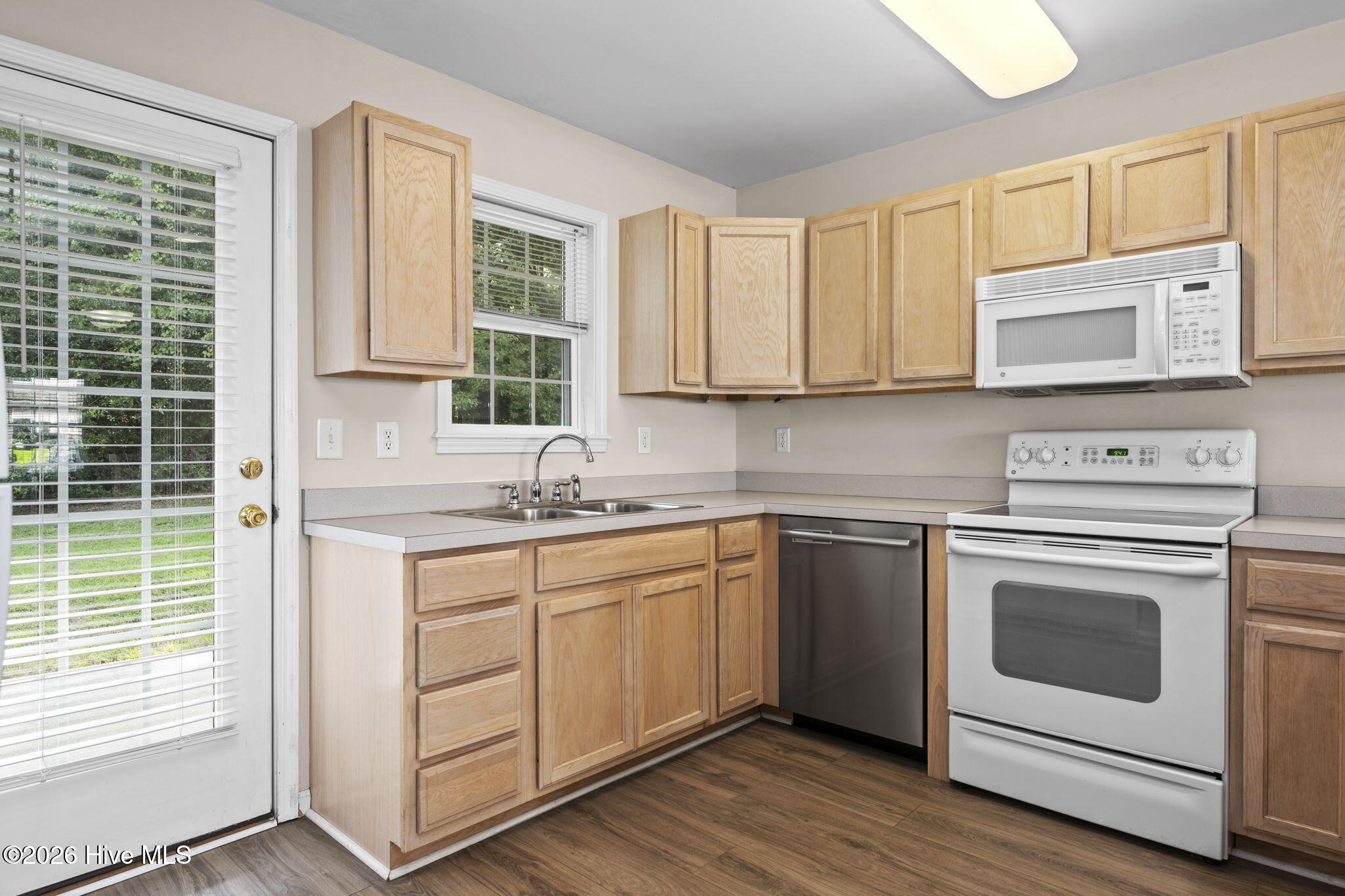 4513 Country Club Road E105 Property Photo 13