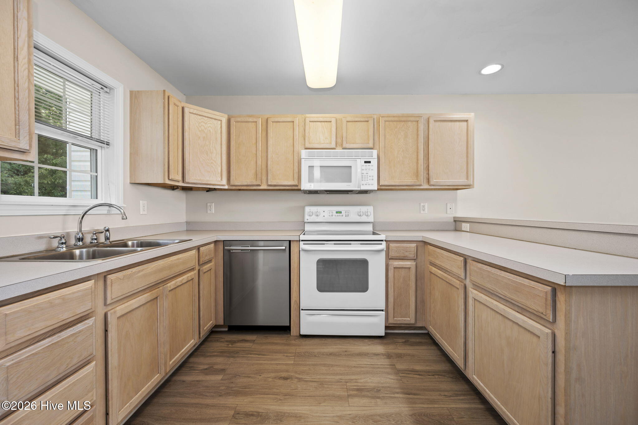4513 Country Club Road E105 Property Photo 14