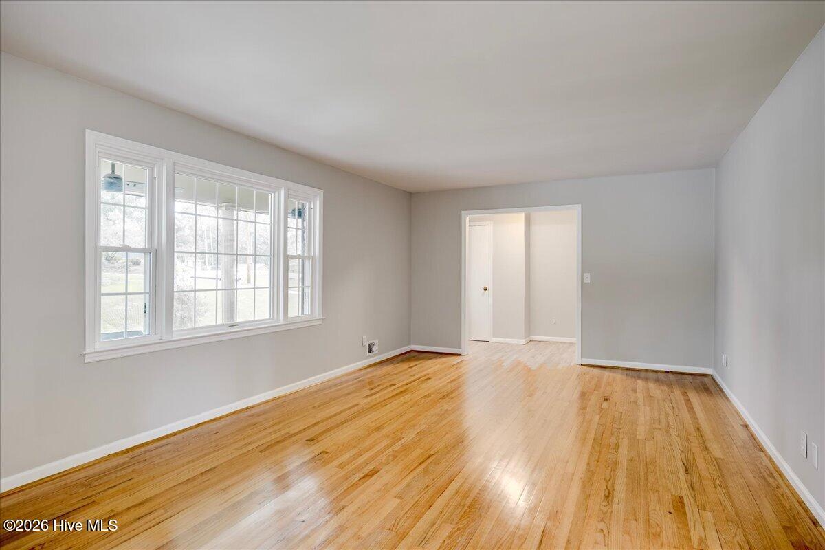 933 Campbellton Drive Property Photo 2