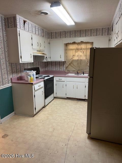3176 Willow Creek Road Property Photo 4