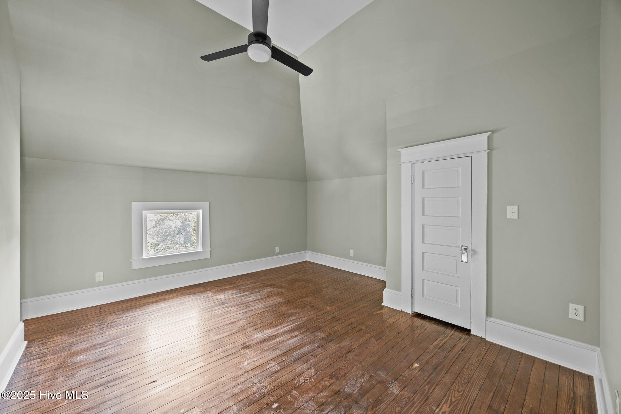 620 W 2nd Street Property Photo 51