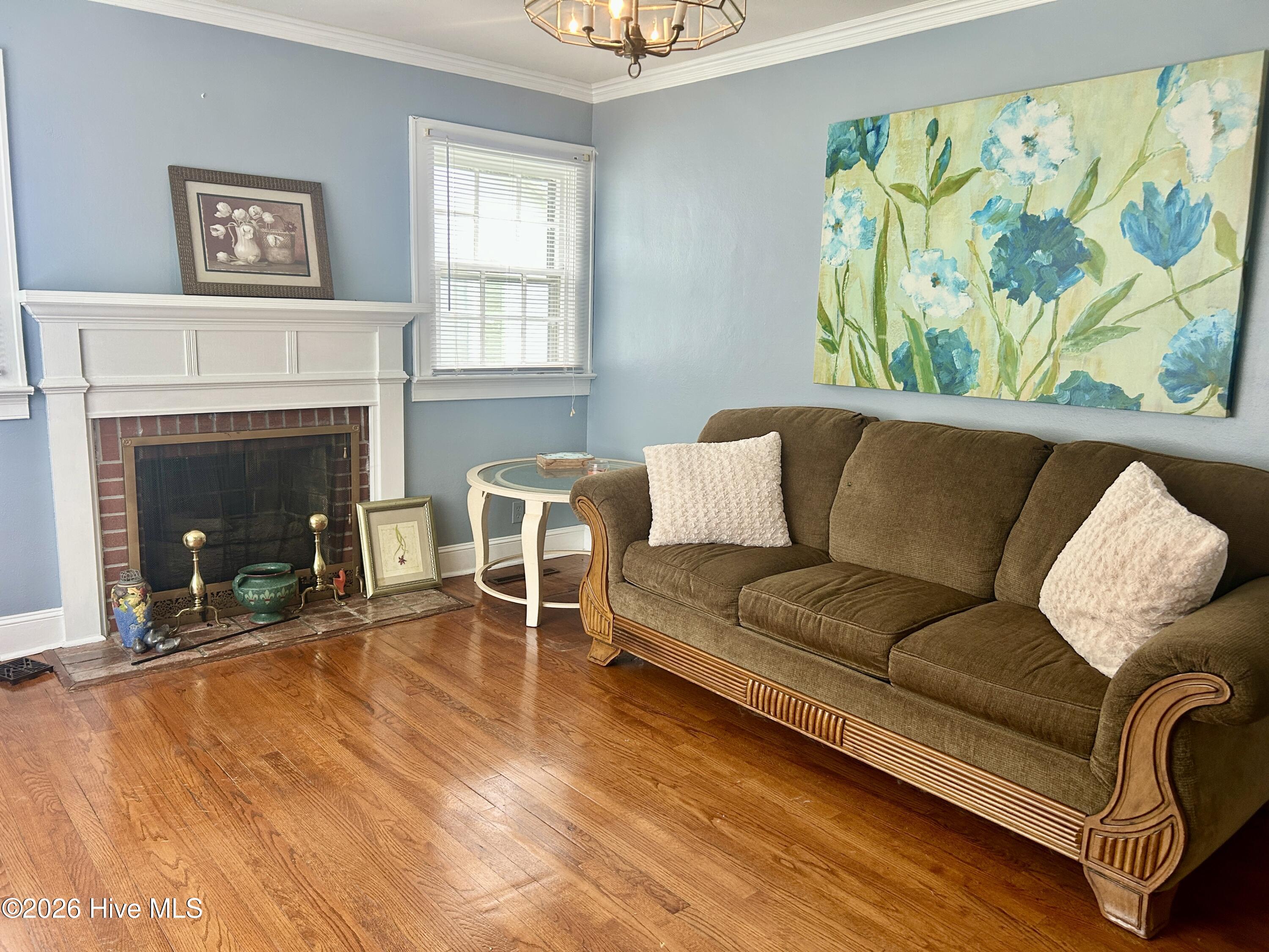 409 E 13th Street Property Photo 12