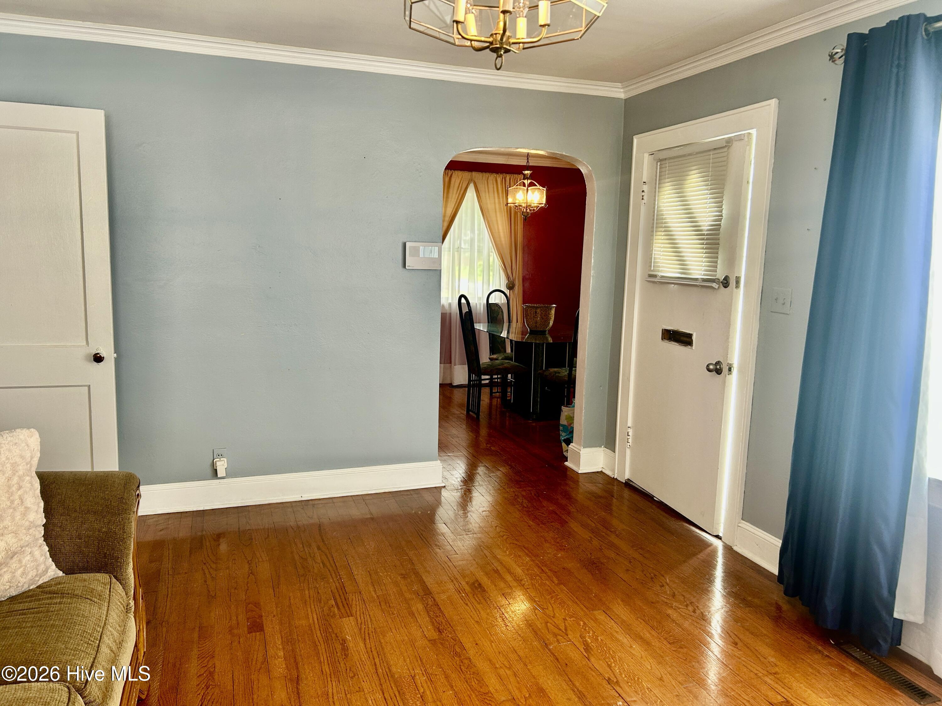 409 E 13th Street Property Photo 16