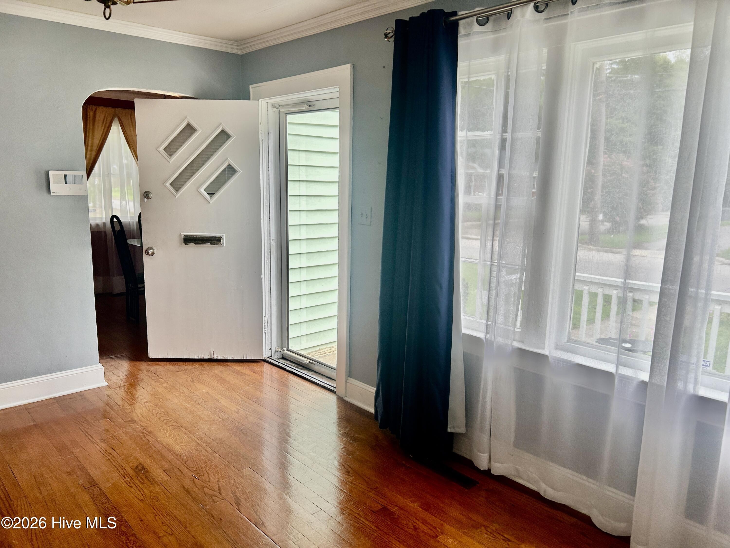 409 E 13th Street Property Photo 17