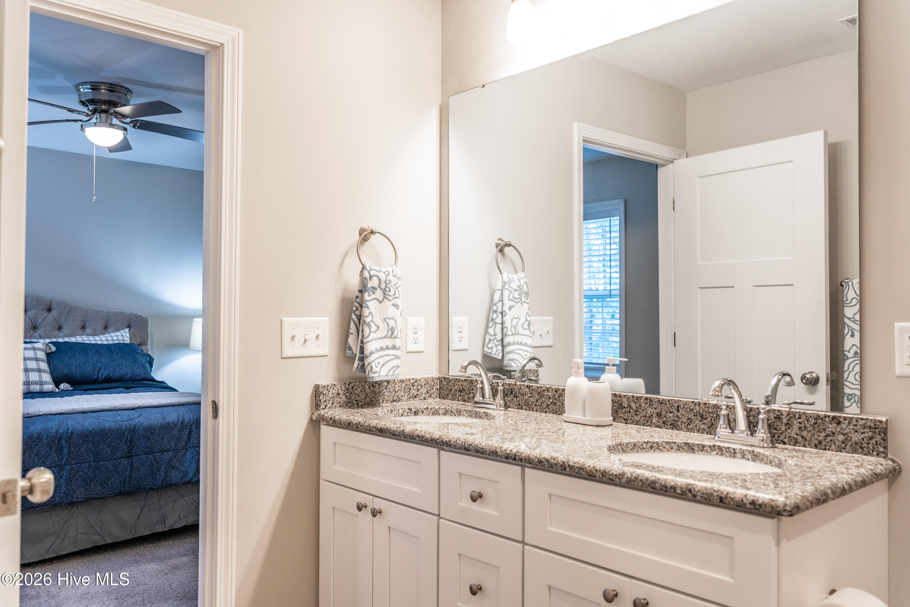 887 Ducks Landing Property Photo 15