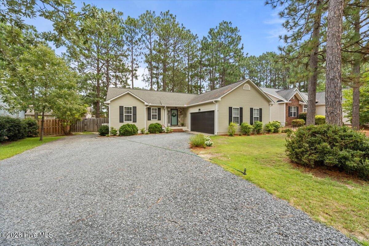 1395 Longleaf Drive E Property Photo 1