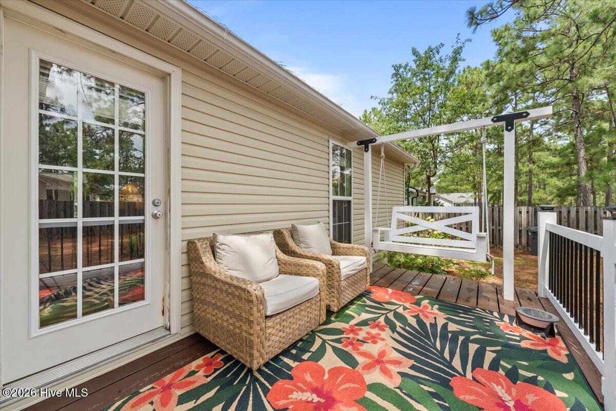 1395 Longleaf Drive E Property Photo 5