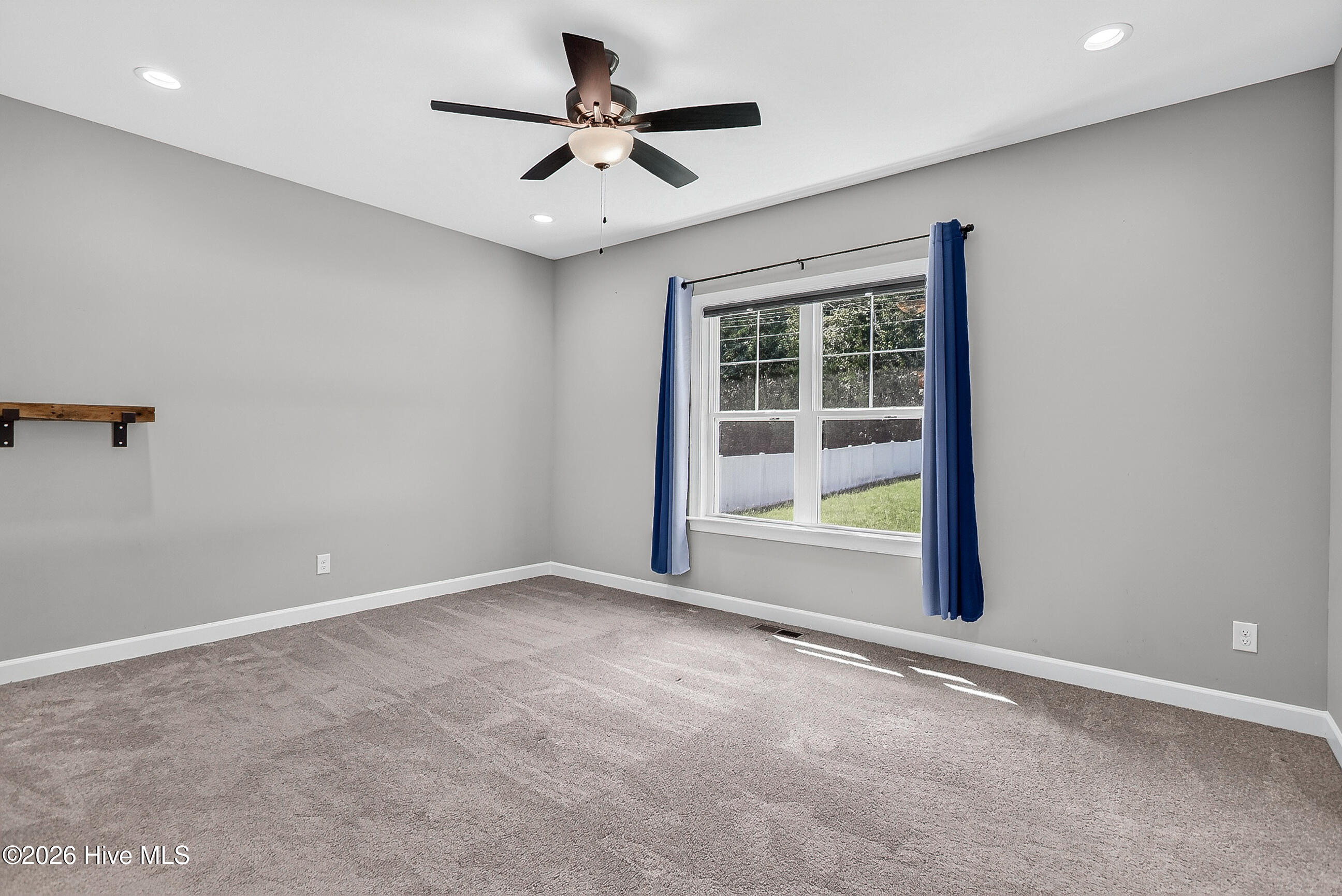 105 Hawk Place Property Photo 14