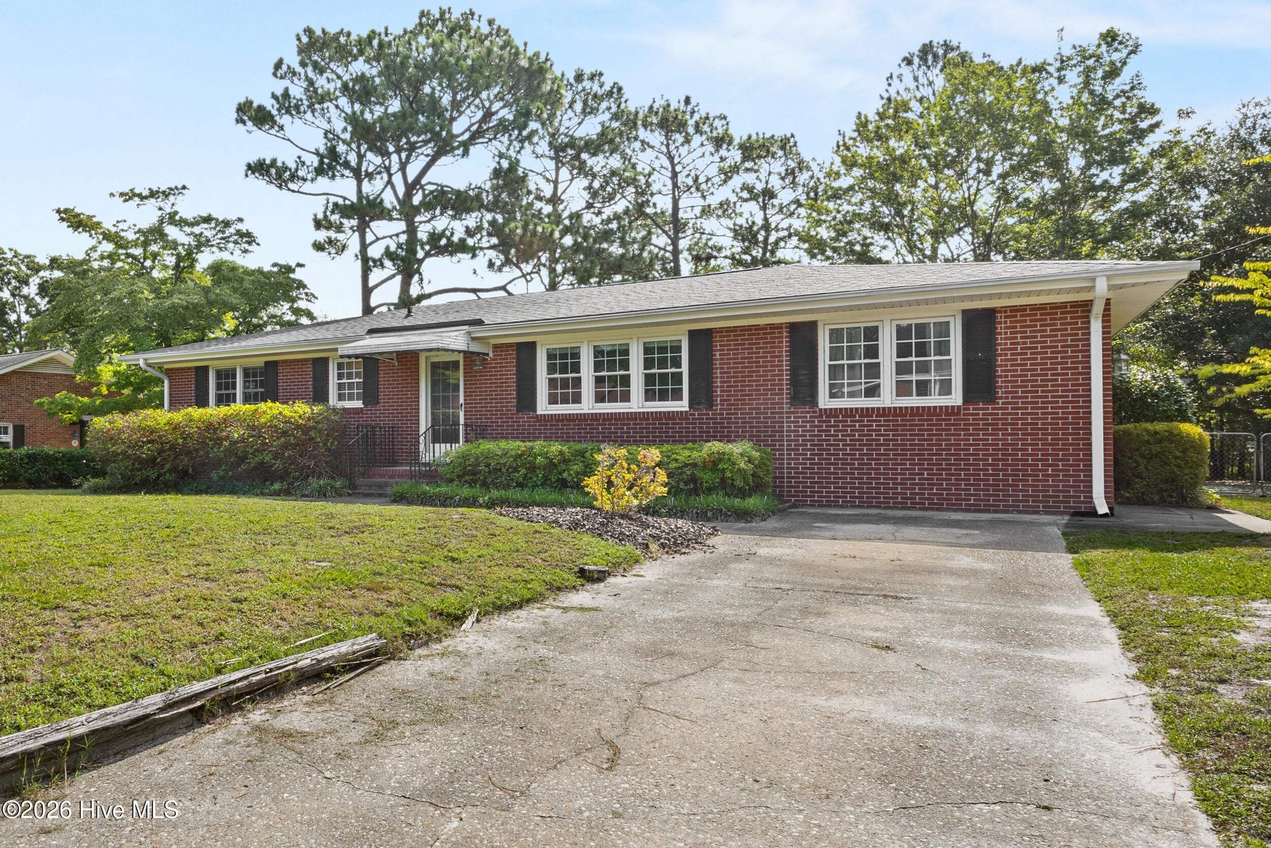306 Shamrock Drive Property Photo 3