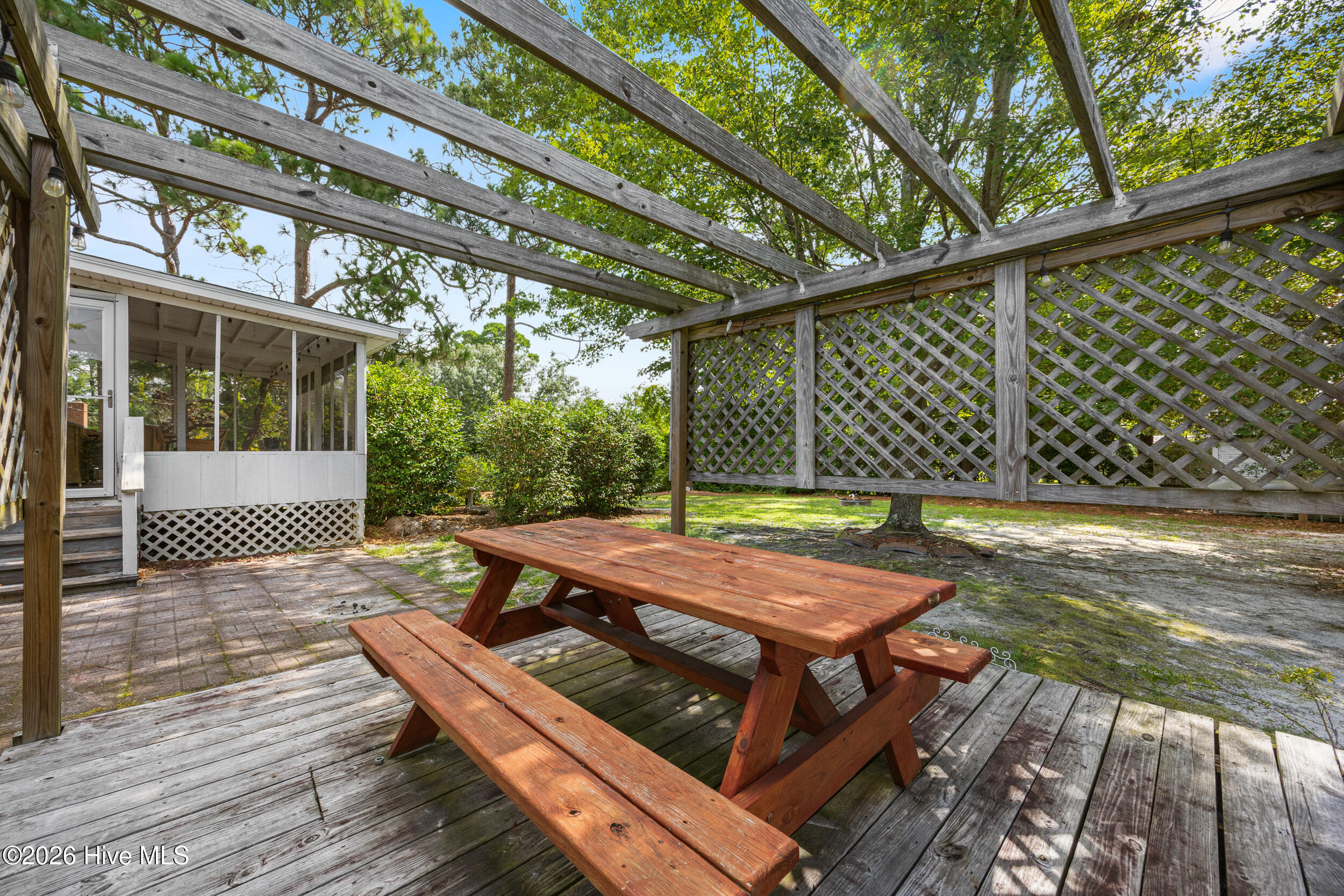 306 Shamrock Drive Property Photo 25