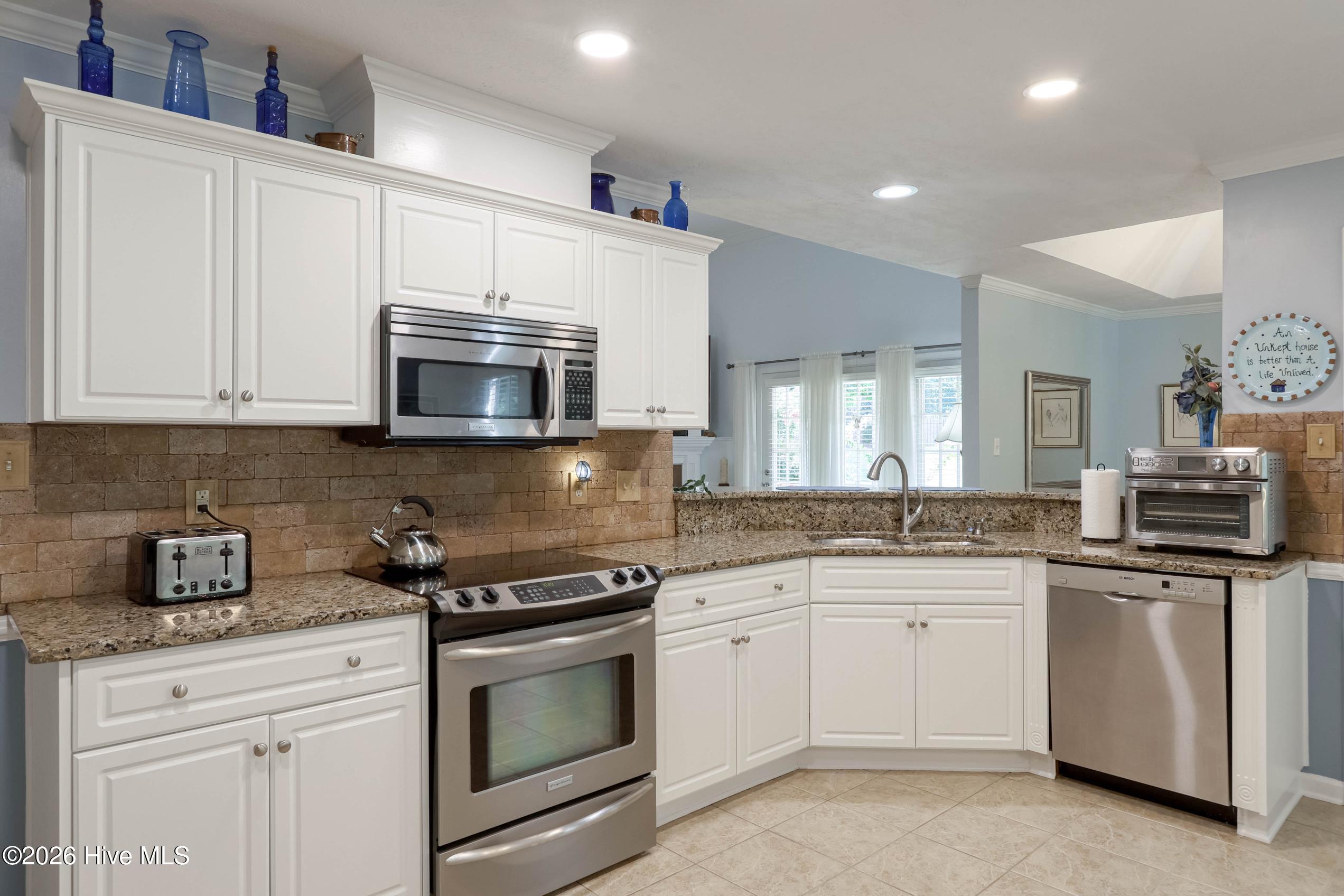 405 Richmond Street Property Photo 15