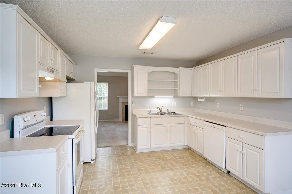 657 Devon Road Property Photo 8