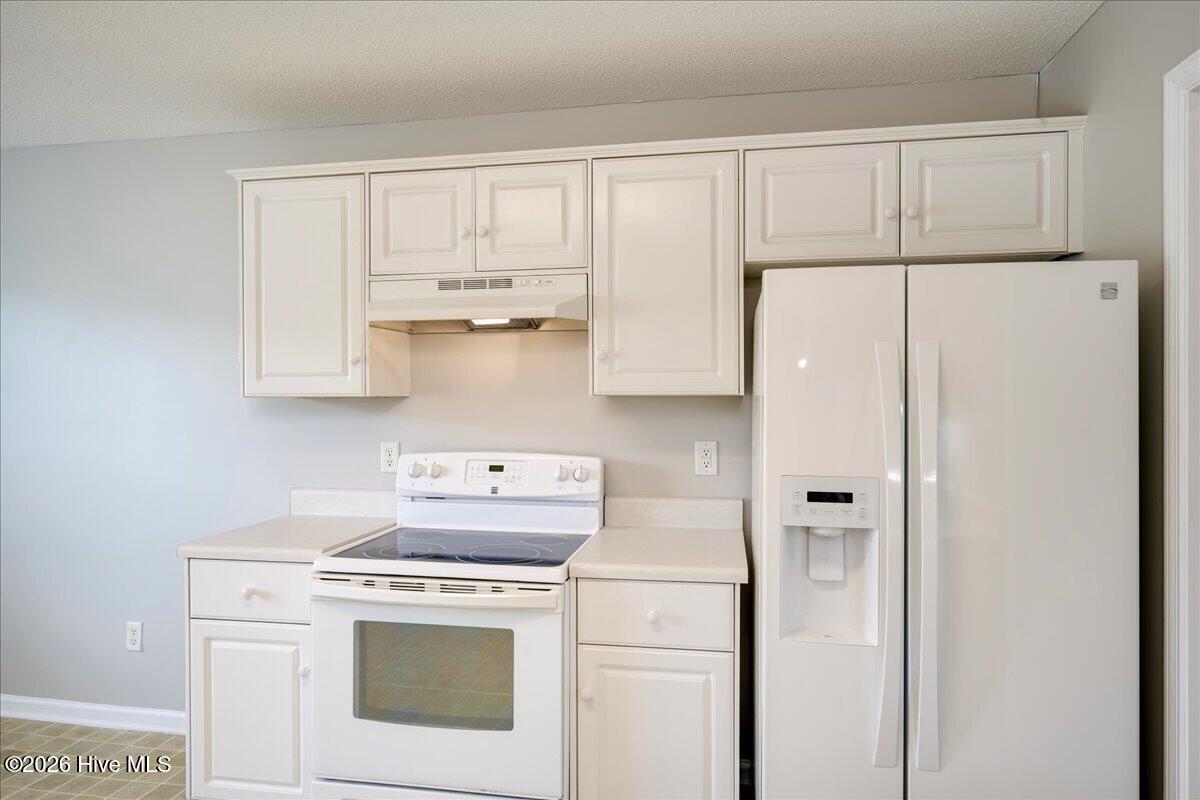 657 Devon Road Property Photo 9