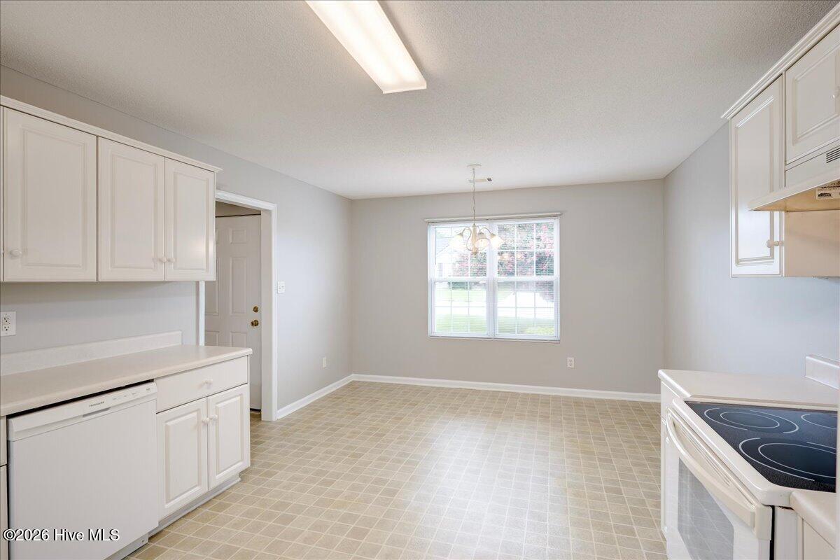 657 Devon Road Property Photo 10