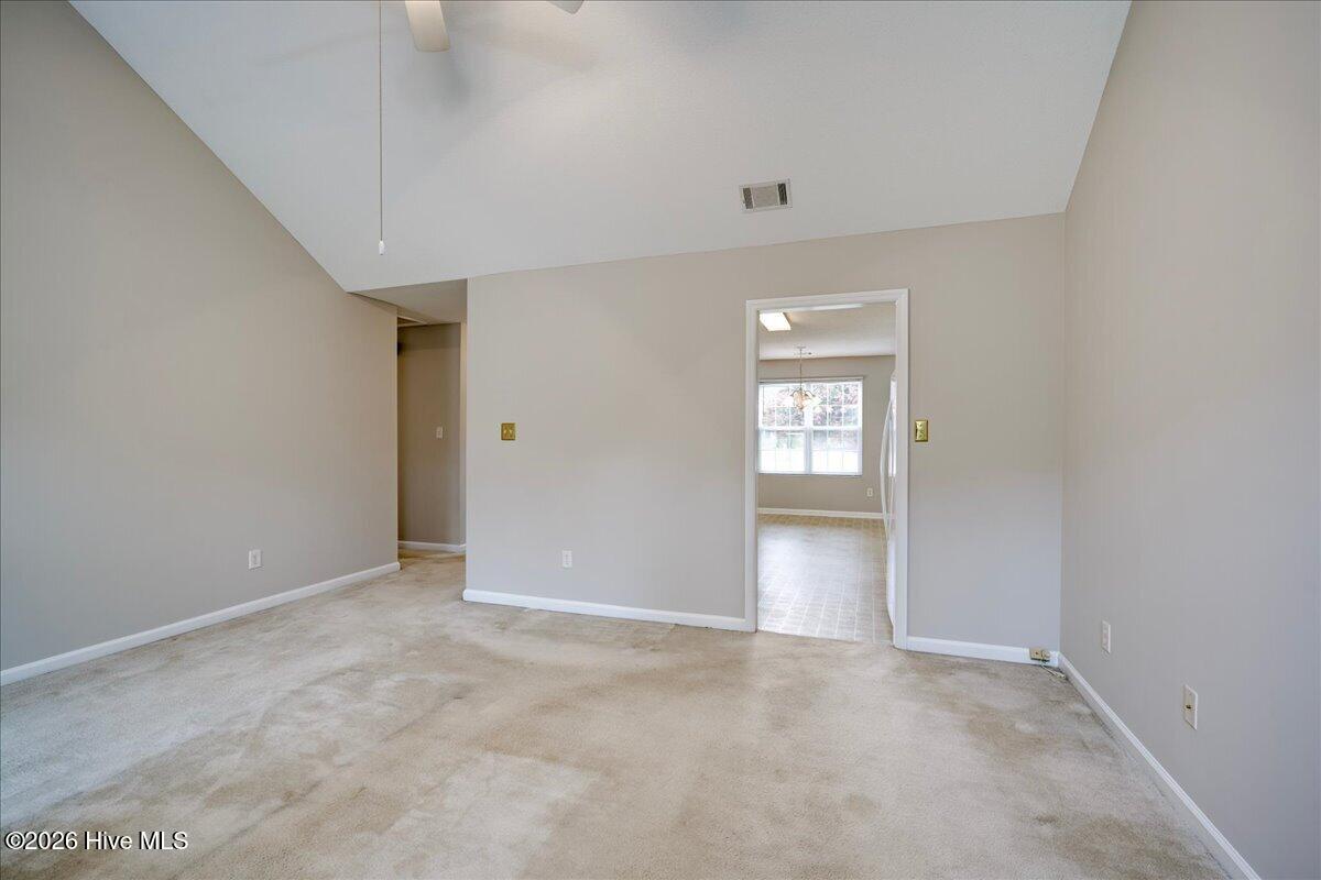 657 Devon Road Property Photo 13