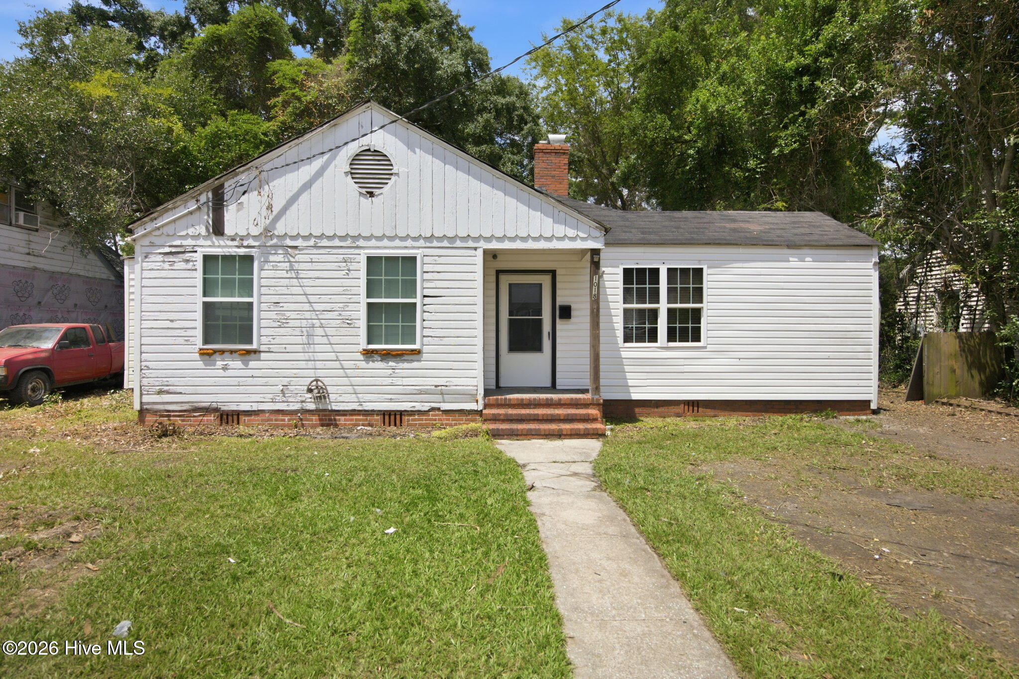 1018 Bryan Avenue Property Photo 3