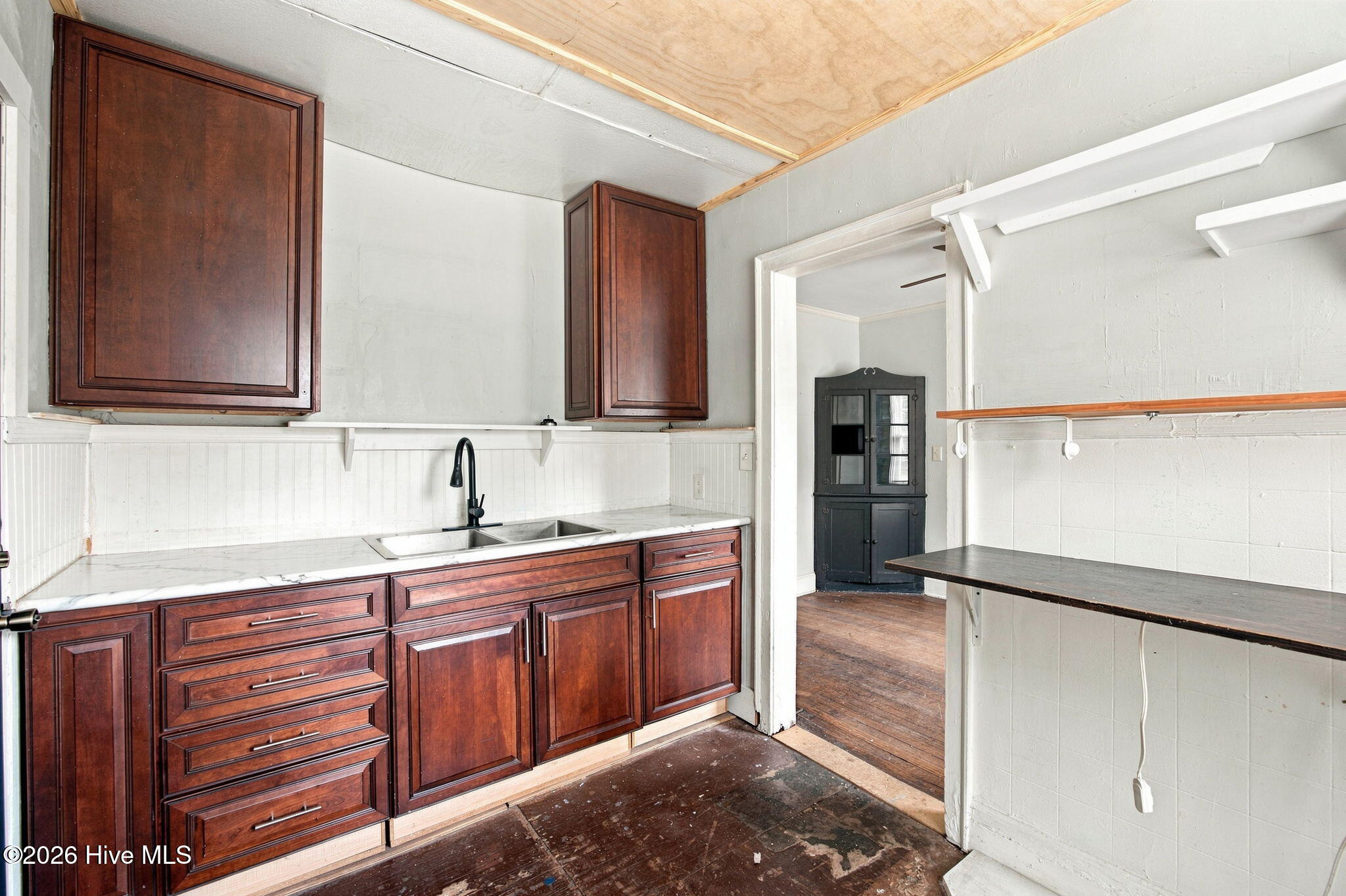 1018 Bryan Avenue Property Photo 16