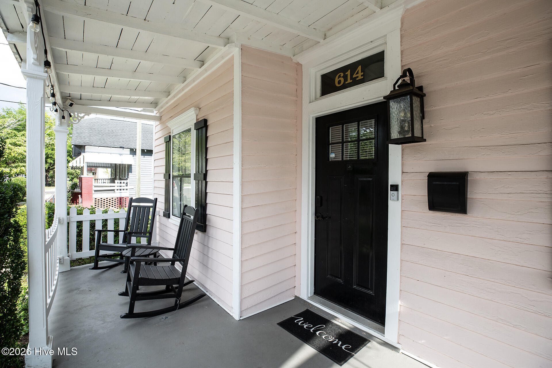 614 Queen Street Property Photo 6