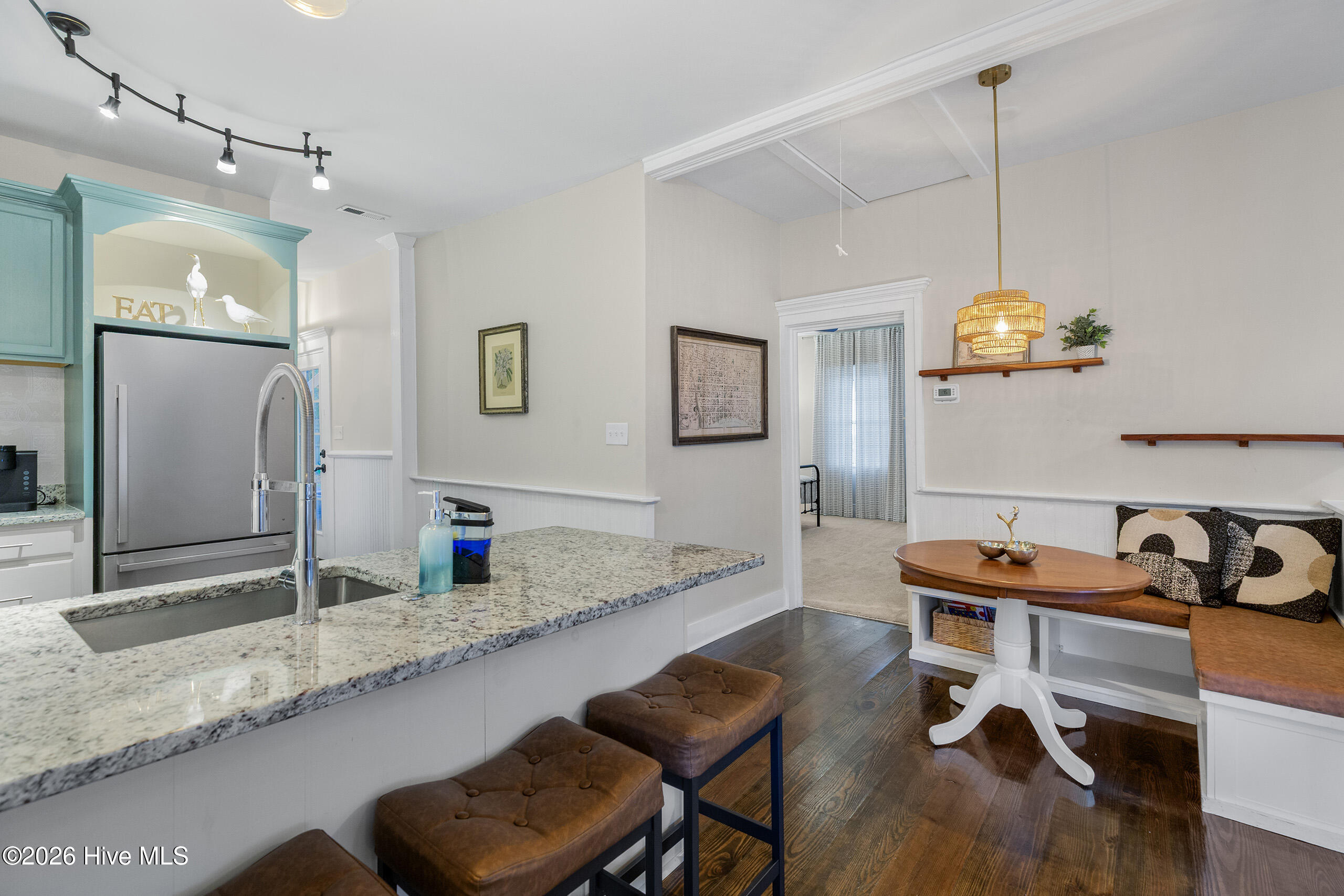 614 Queen Street Property Photo 16