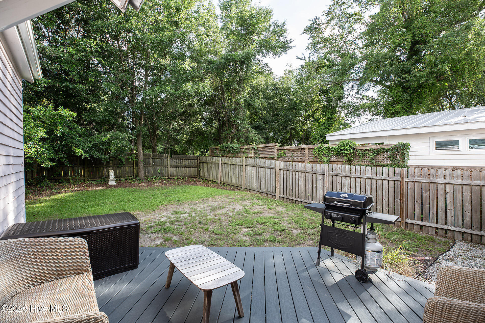 614 Queen Street Property Photo 39