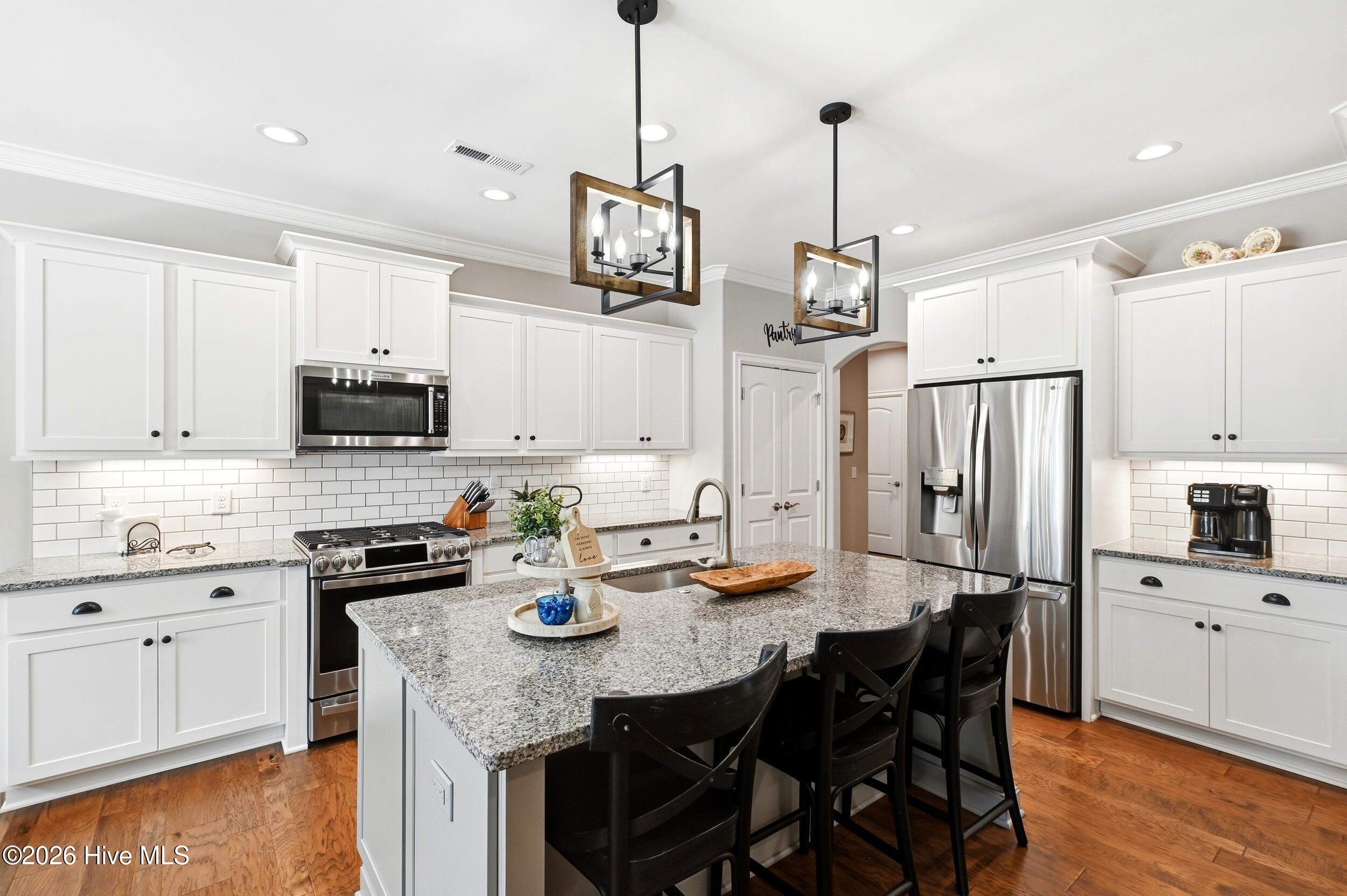 8583 Safflower Way Ne Property Photo 16