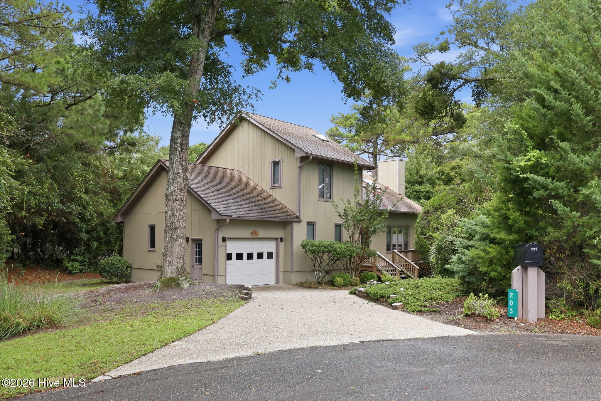 203 Lagoon Court Property Photo 2