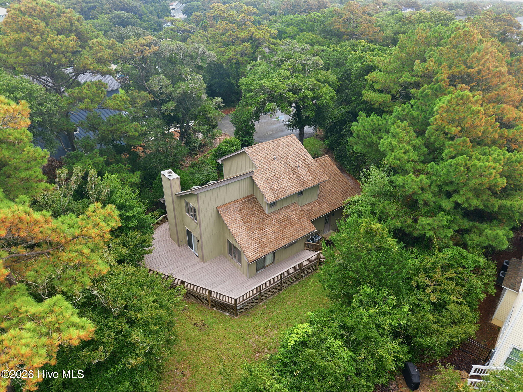 203 Lagoon Court Property Photo 4