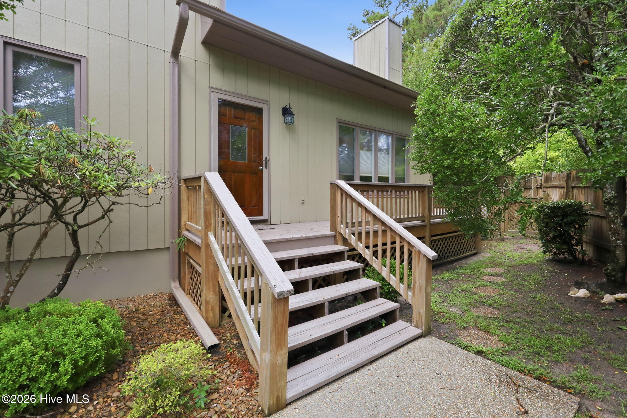 203 Lagoon Court Property Photo 5