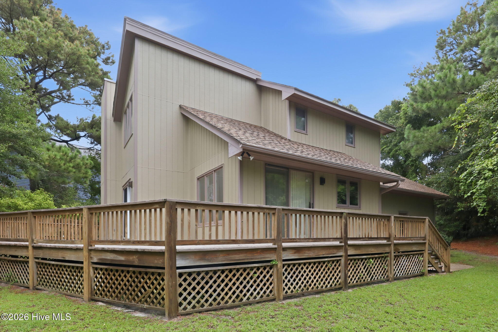 203 Lagoon Court Property Photo 9