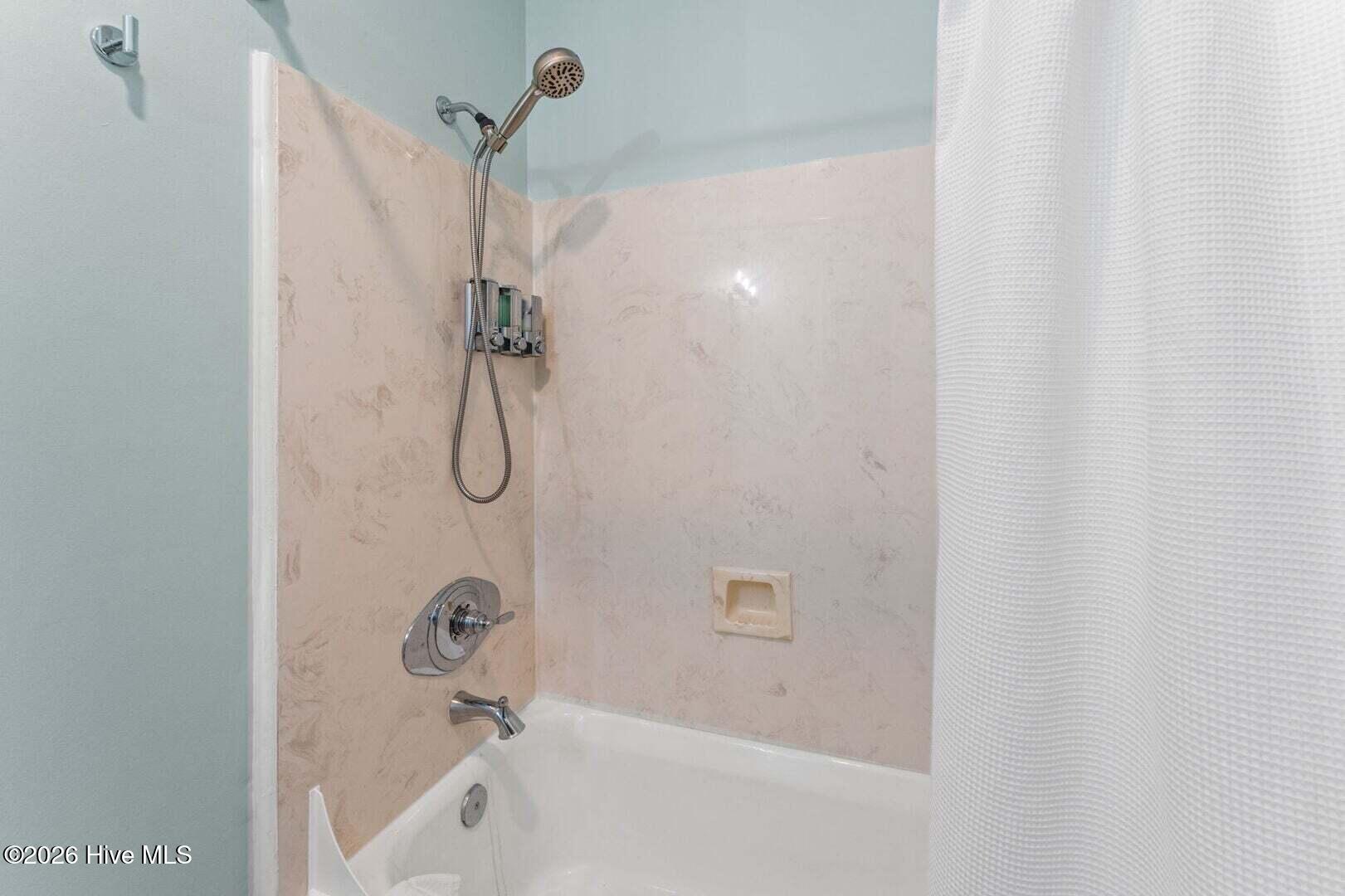 21 Keelson Row 2l Blockade Runner Property Photo 13