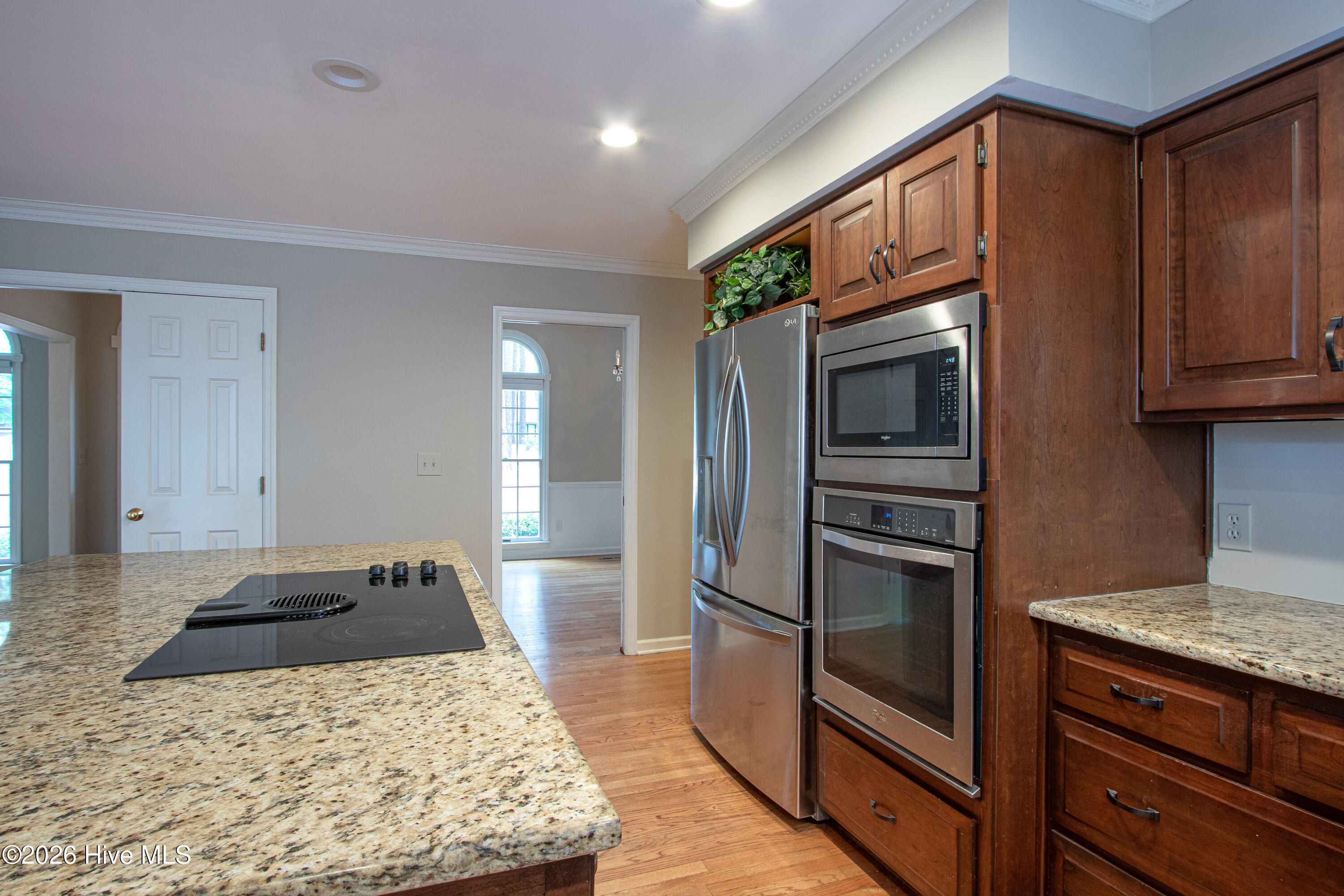 585 Donald Ross Drive Property Photo 10