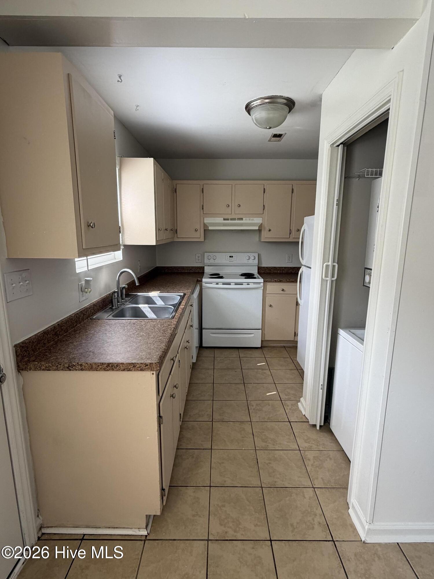 253 Cordell Circle Property Photo 2