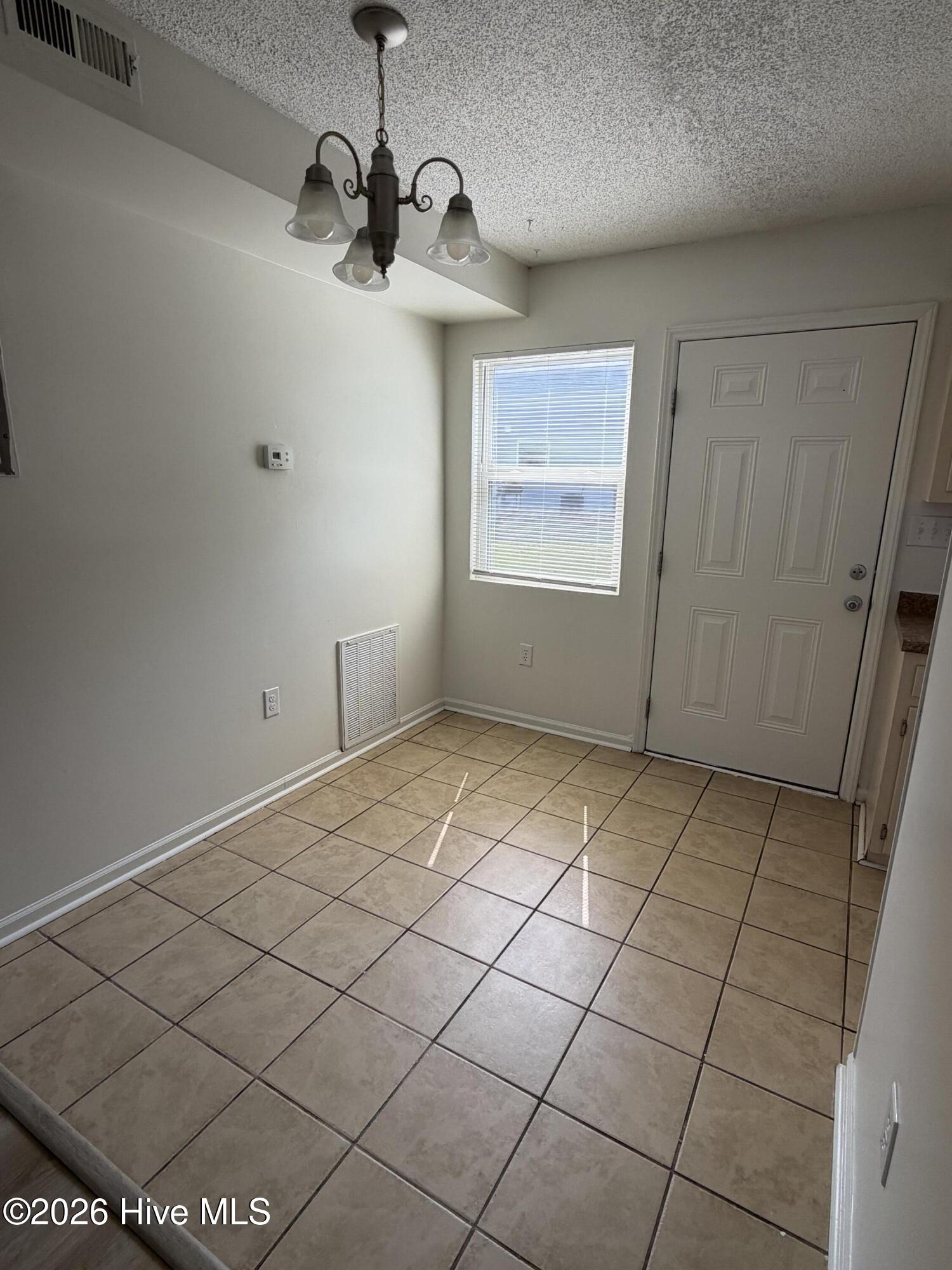 253 Cordell Circle Property Photo 3